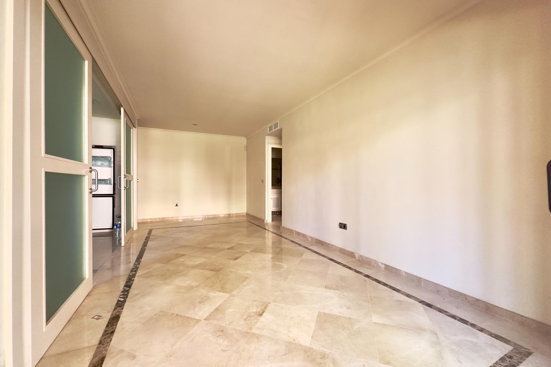 Resale - Apartment  - Los Alcázares - Punta Calera