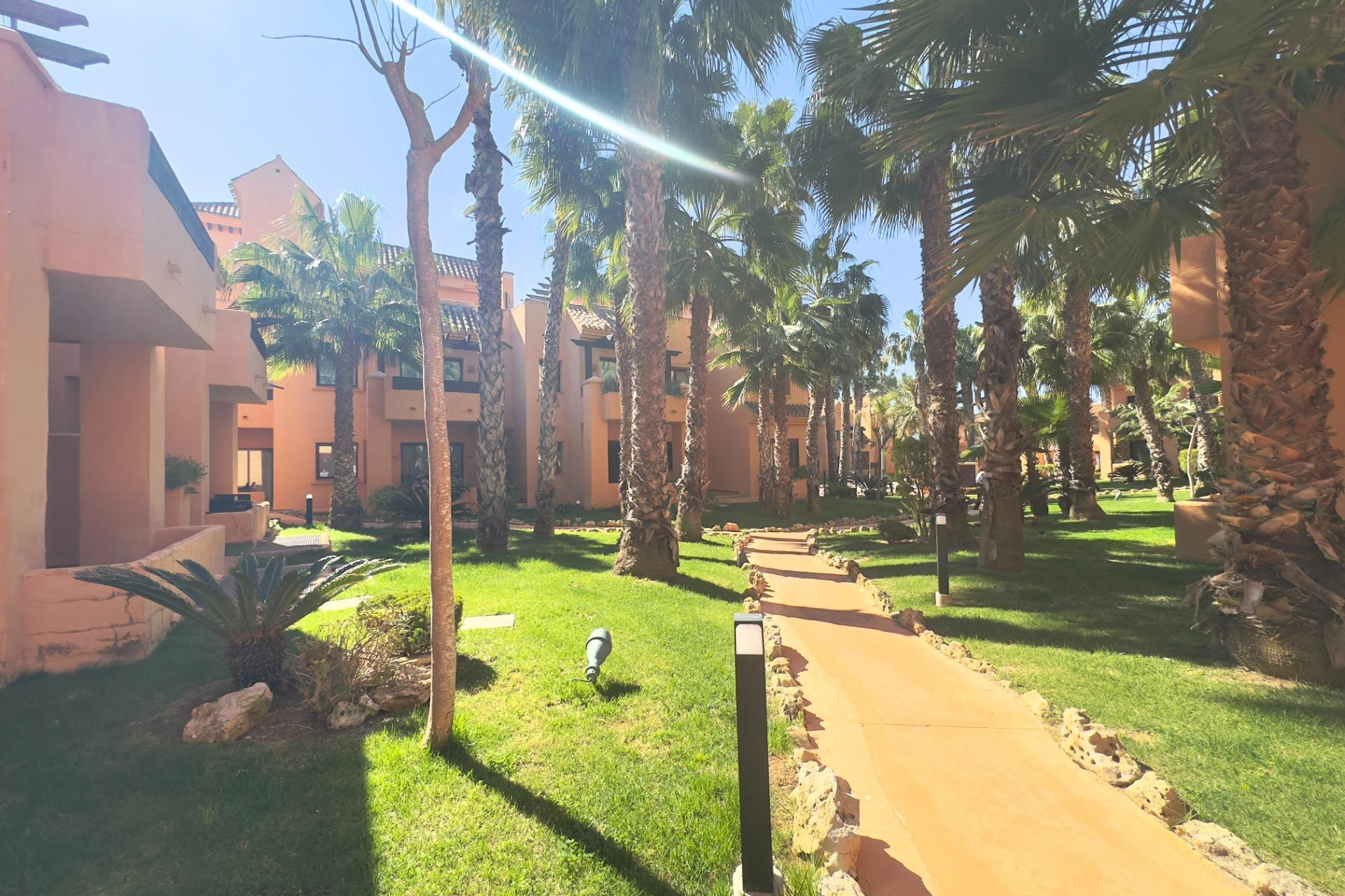 Resale - Apartment  - Los Alcázares - Punta Calera