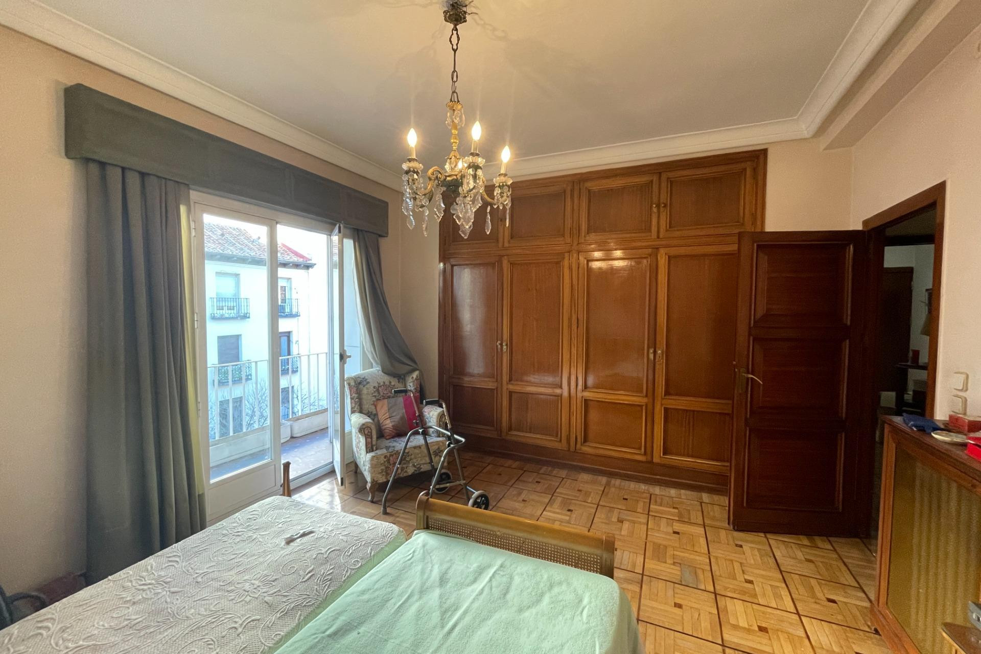 Resale - Apartment  - Madrid - Argüelles