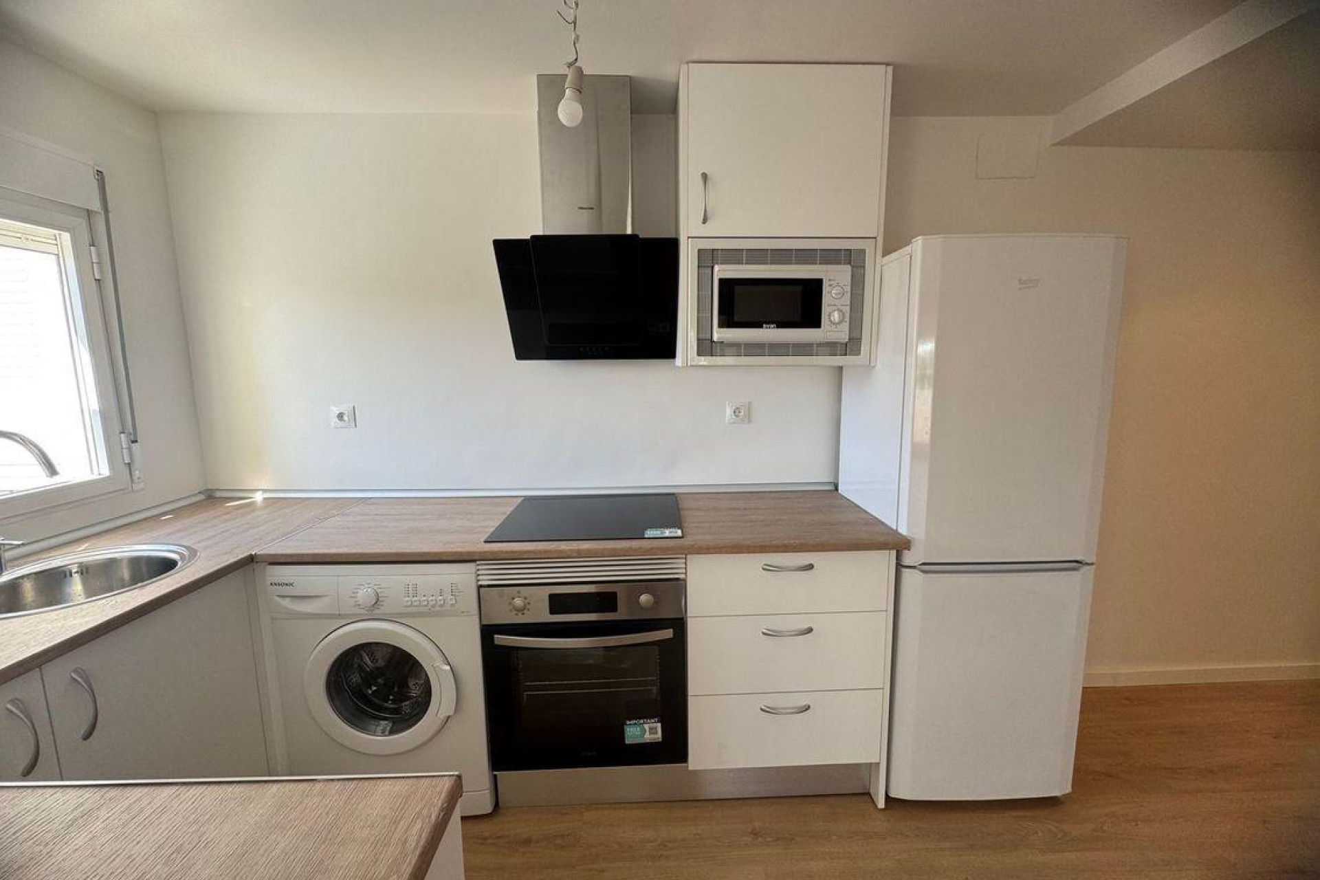 Resale - Apartment  - Madrid - Barrio del Pilar