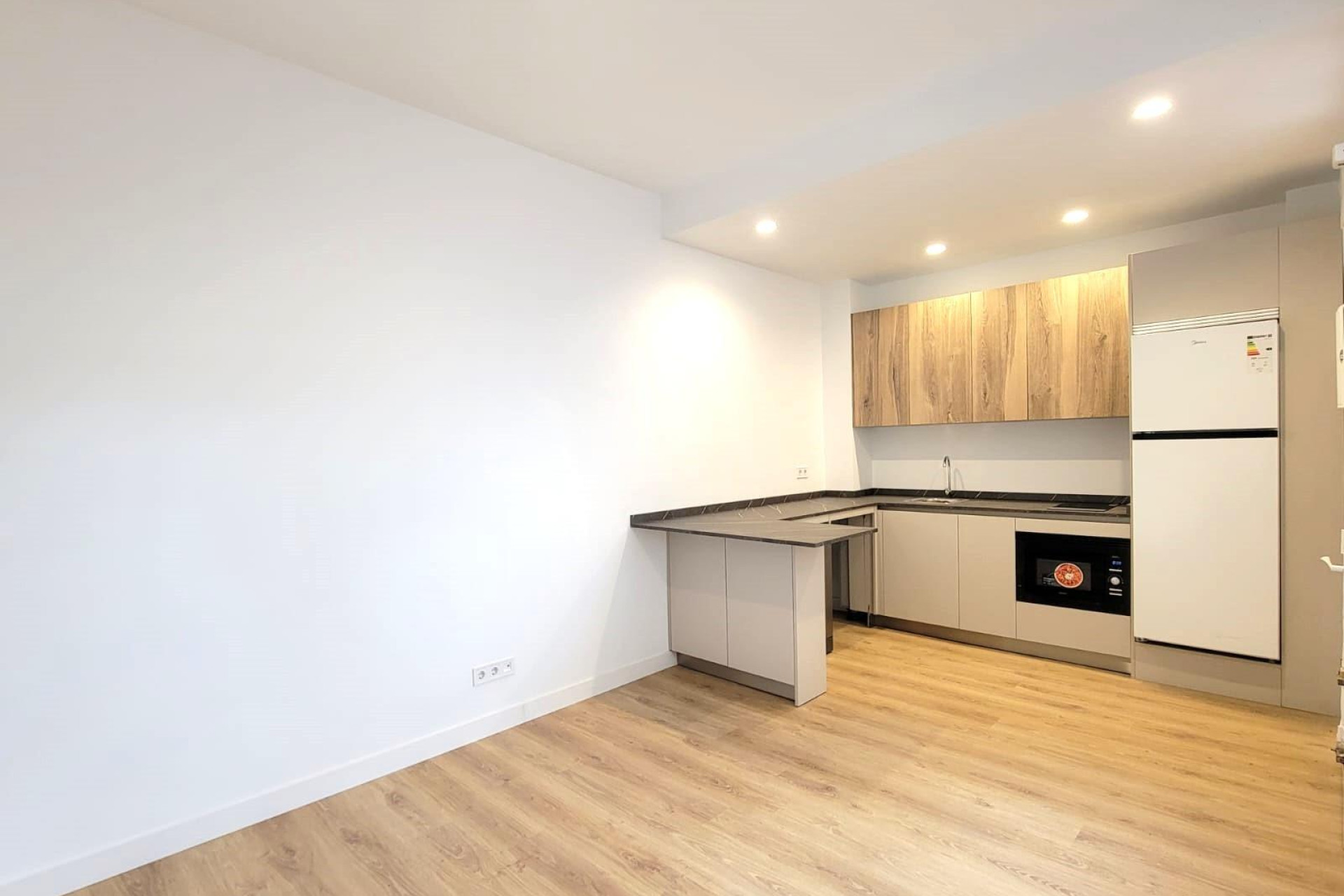 Resale - Apartment  - Madrid - Carabanchel