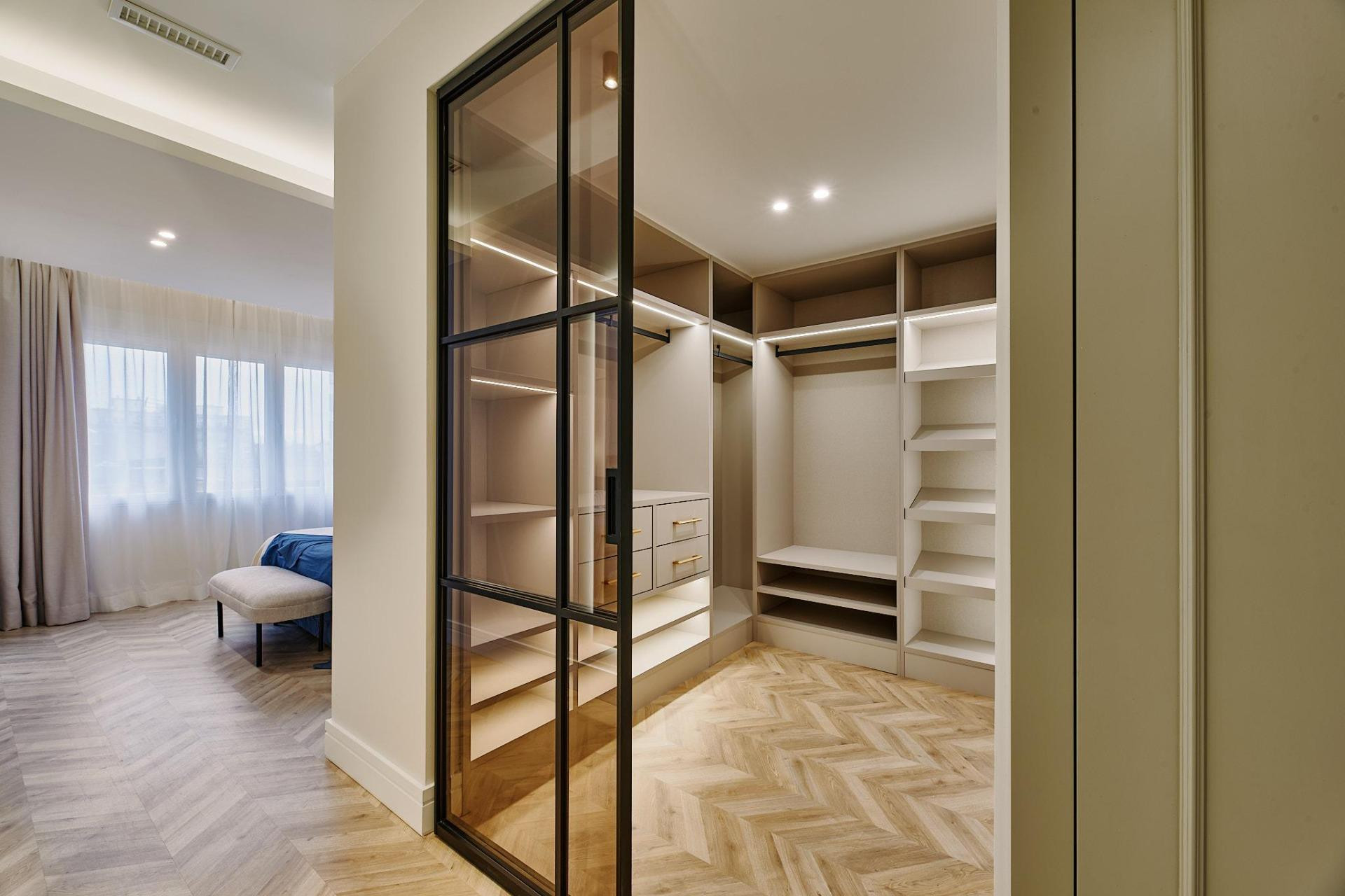 Resale - Apartment  - Madrid - Lista