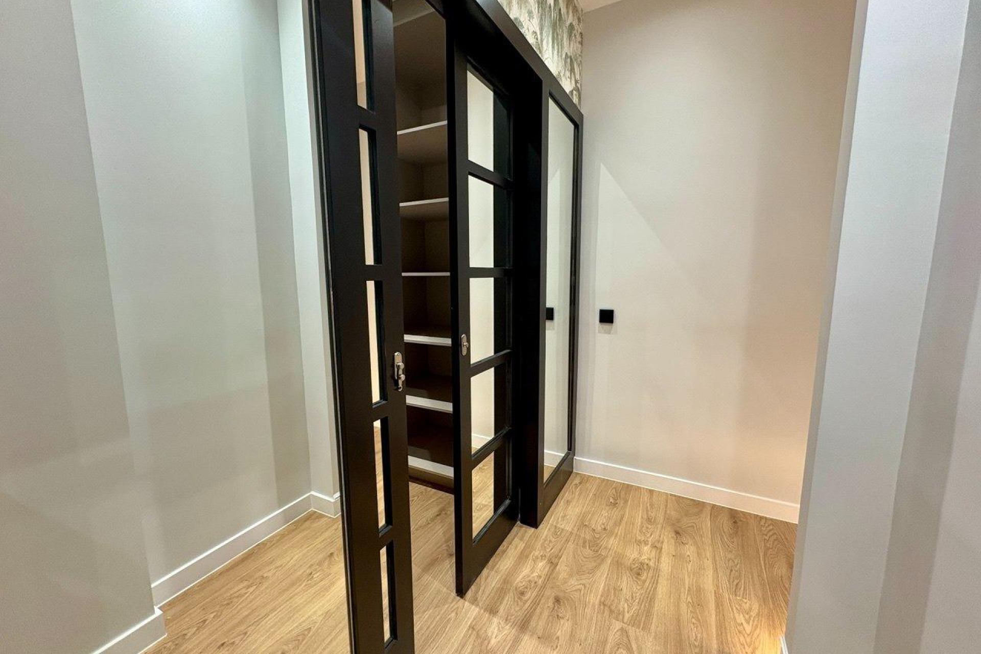 Resale - Apartment  - Madrid - Lista