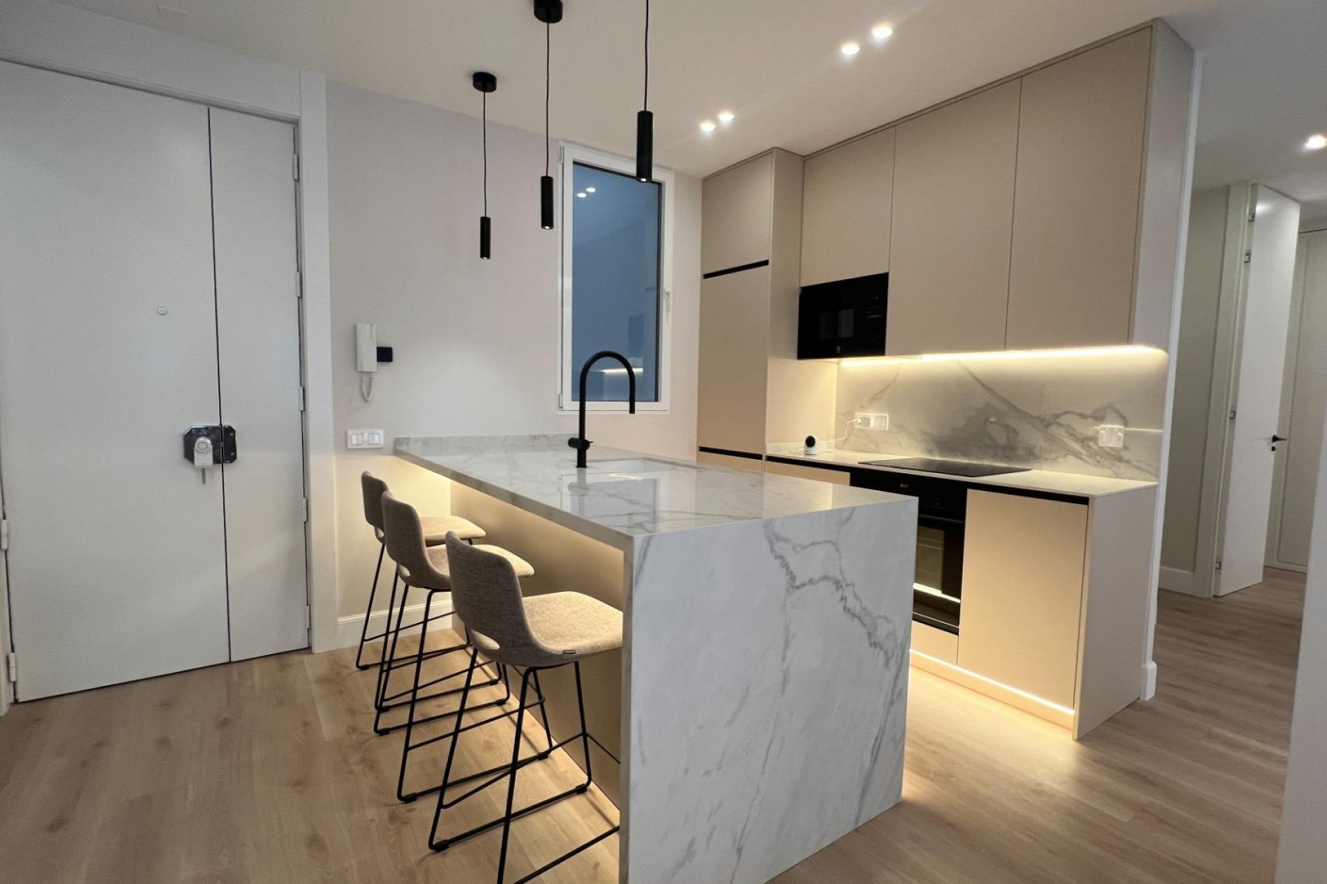 Resale - Apartment  - Madrid - Lista