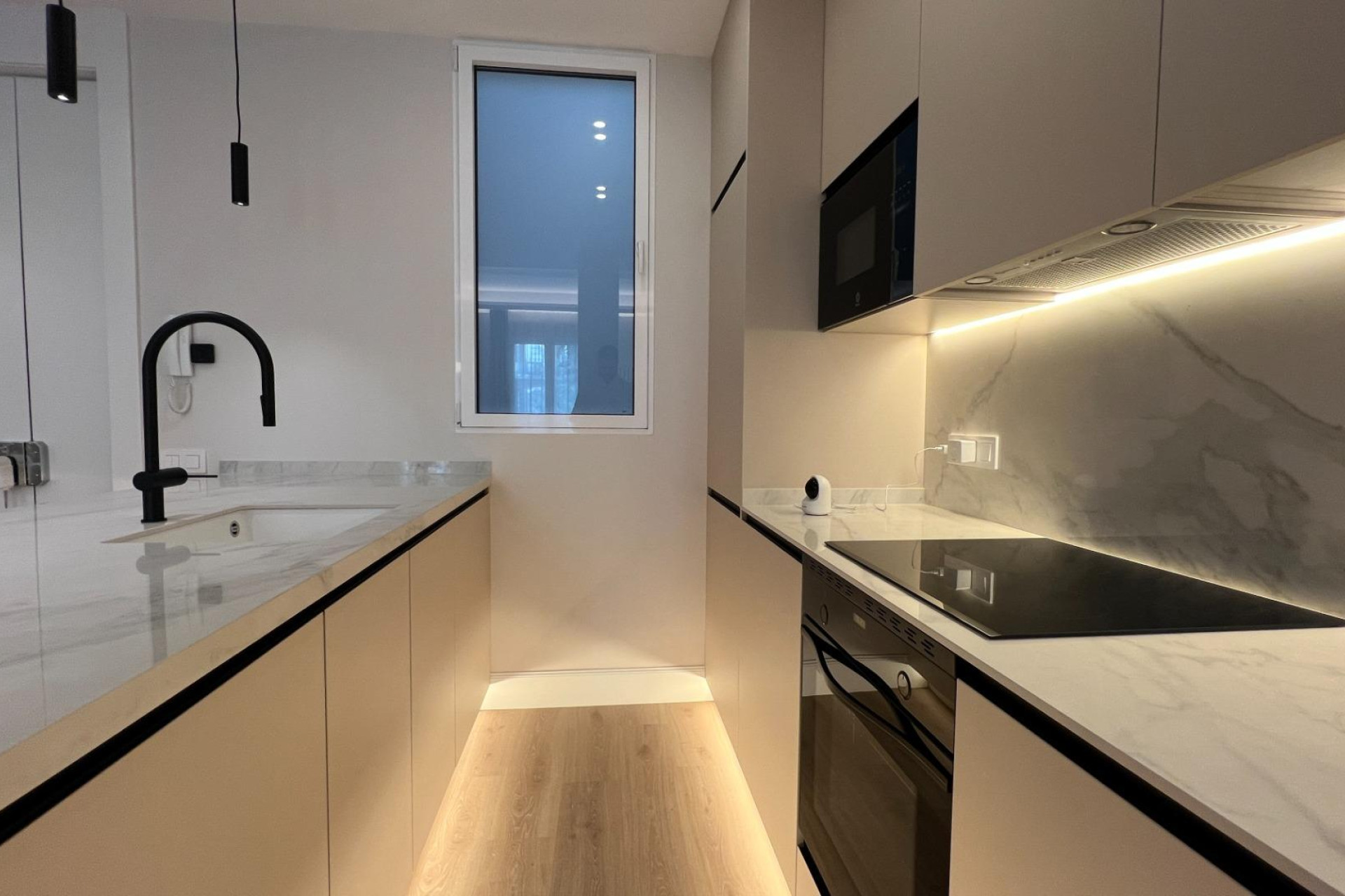 Resale - Apartment  - Madrid - Lista