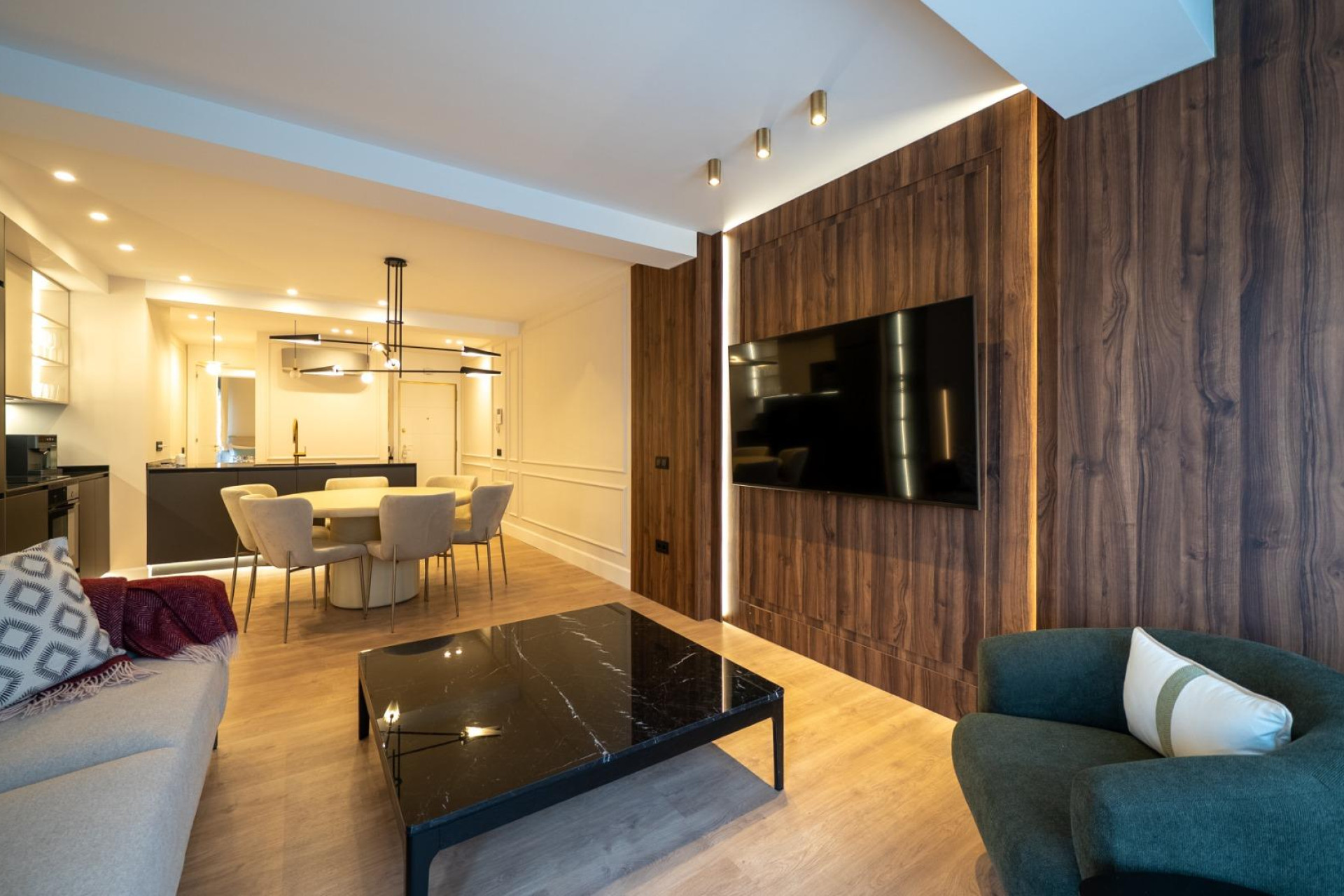Resale - Apartment  - Madrid - Lista