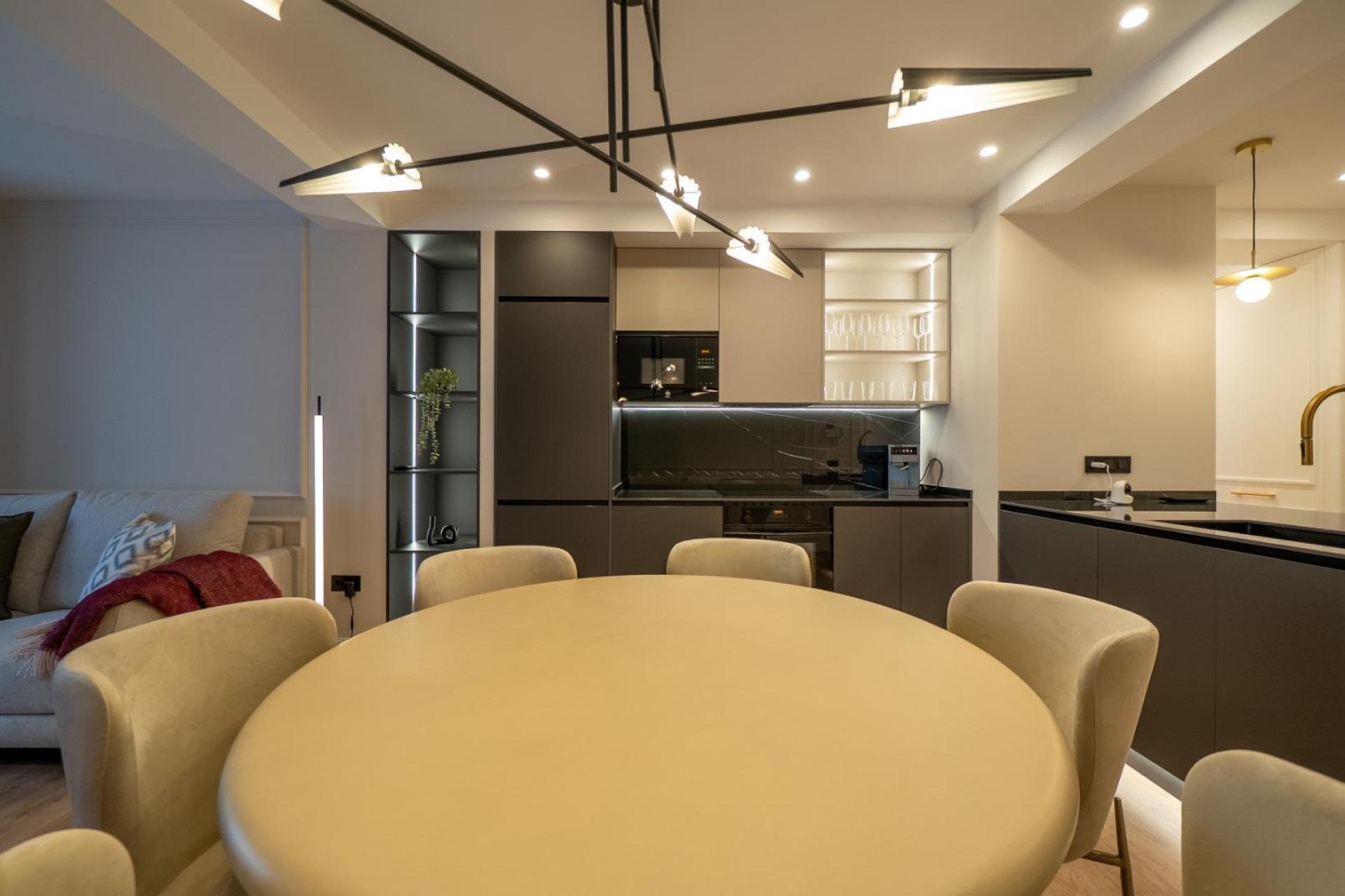 Resale - Apartment  - Madrid - Lista