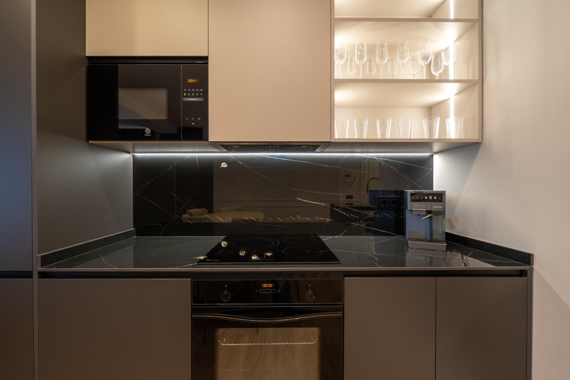 Resale - Apartment  - Madrid - Lista