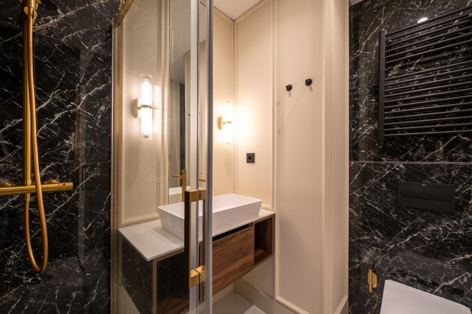 Resale - Apartment  - Madrid - Lista