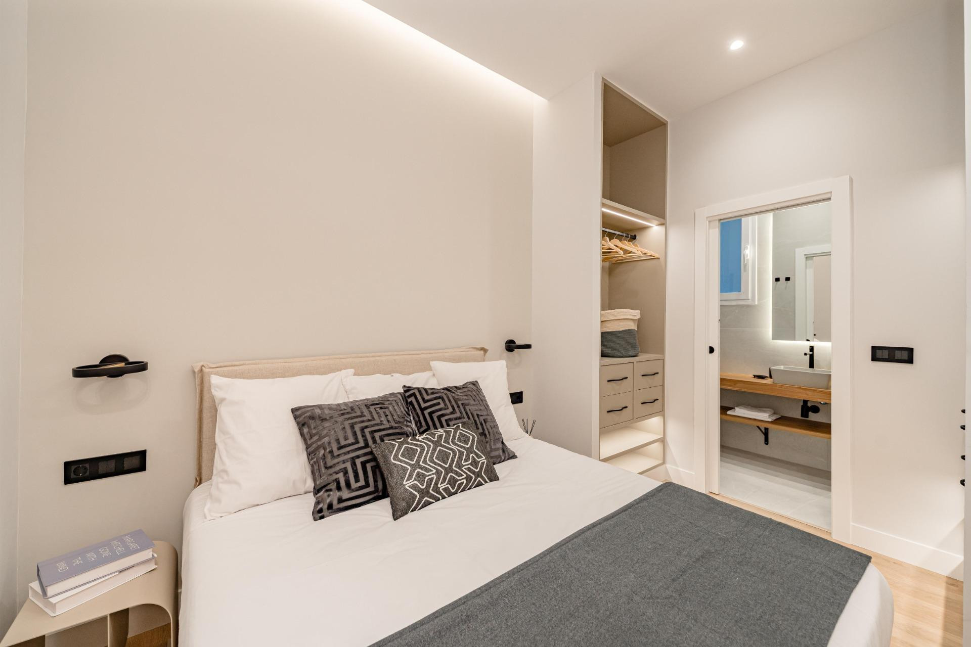 Resale - Apartment  - Madrid - Malasaña