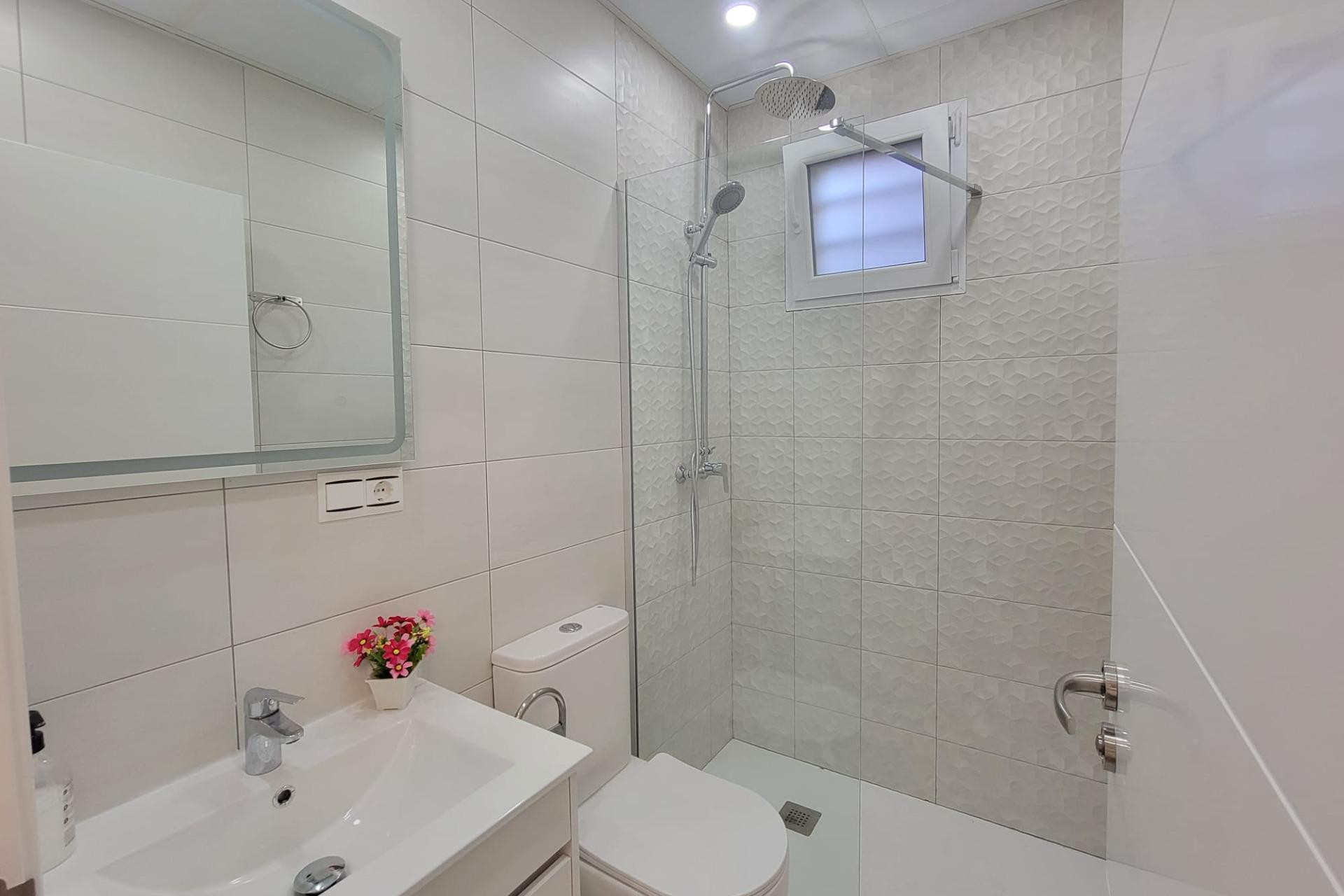 Resale - Apartment  - Madrid - Pinar del Rey