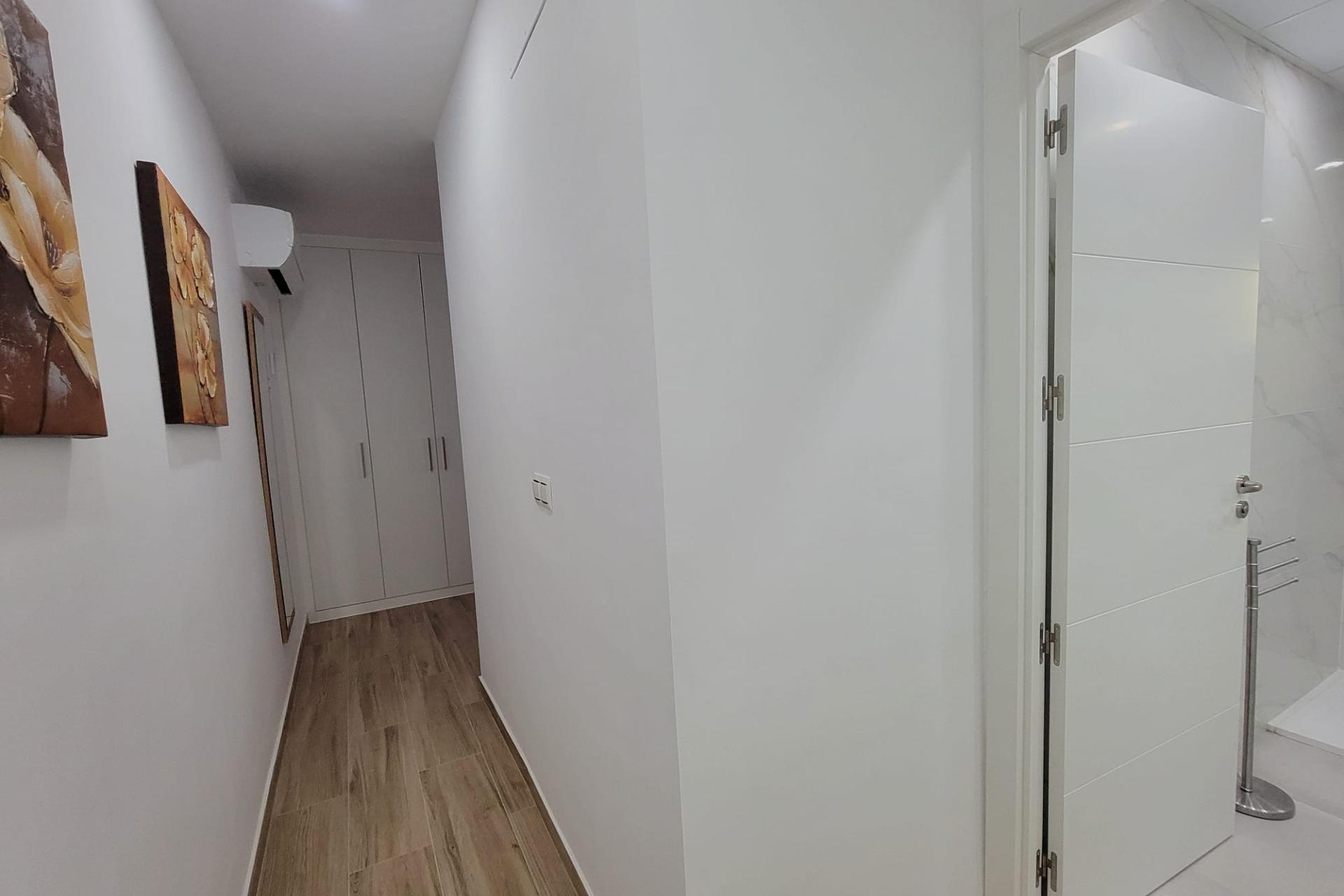 Resale - Apartment  - Madrid - Pinar del Rey