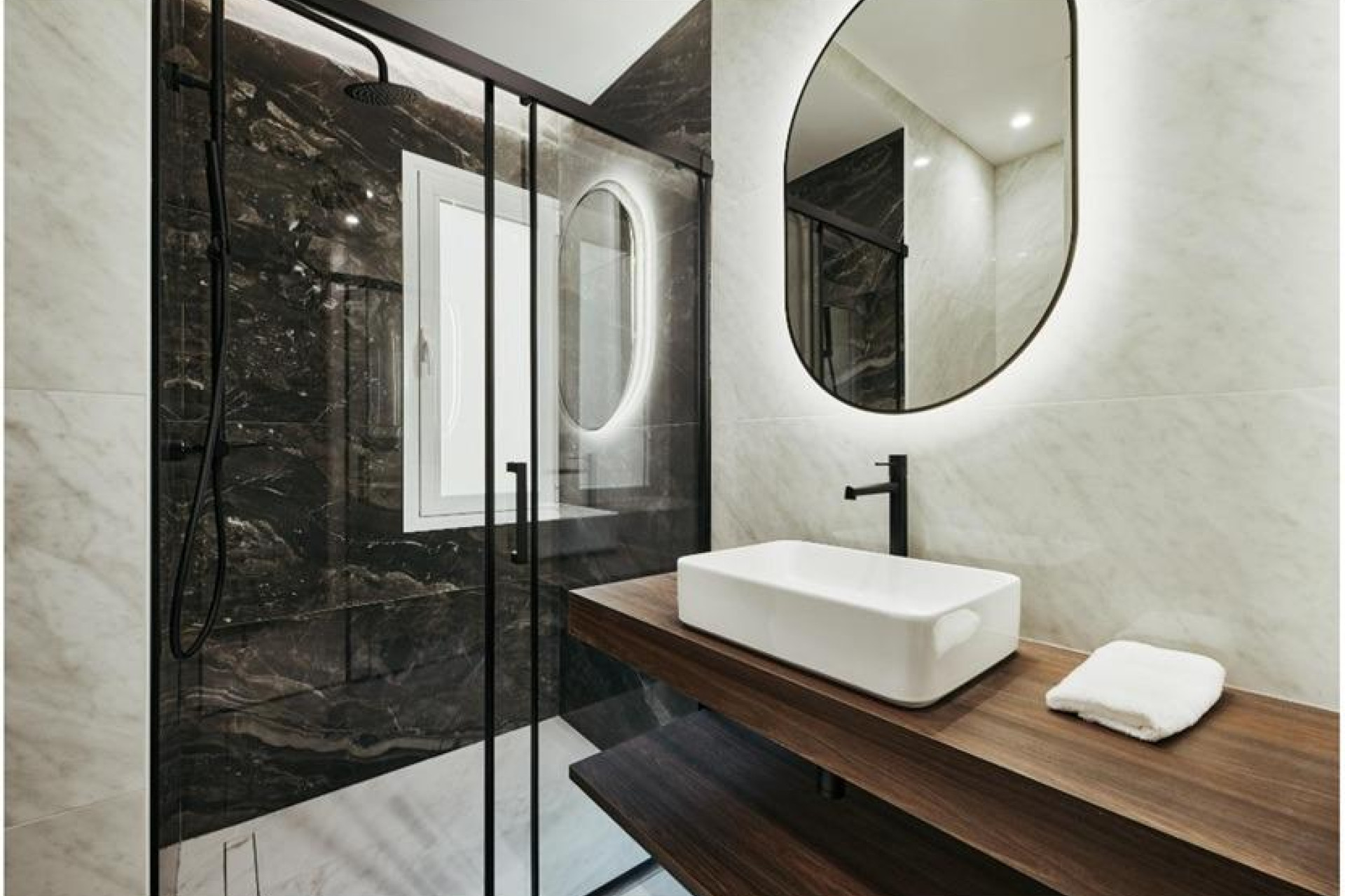 Resale - Apartment  - Madrid - Trafalgar