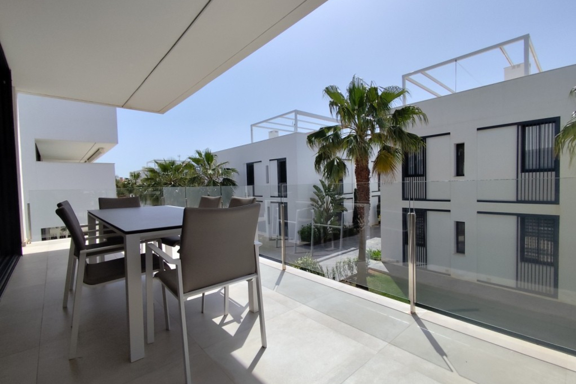 Resale - Apartment  - Mar de Cristal