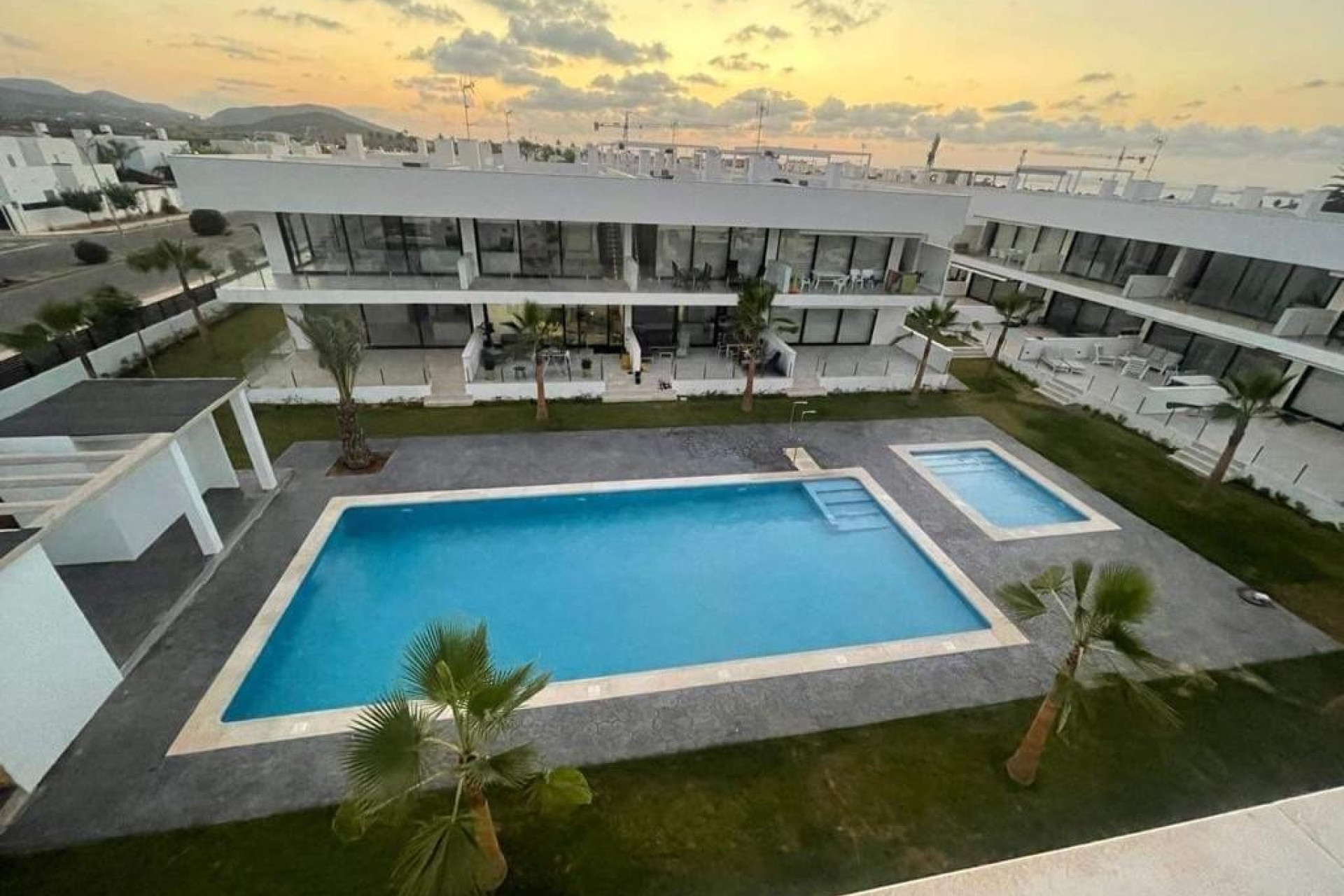 Resale - Apartment  - Mar de Cristal