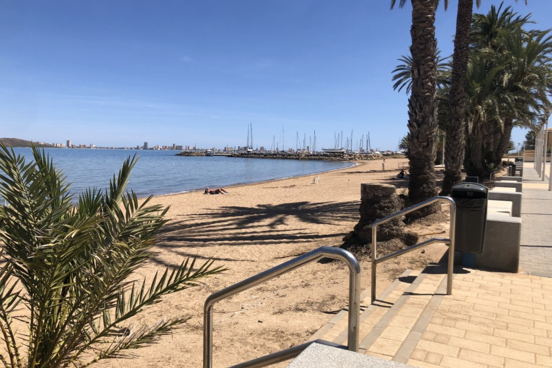 Resale - Apartment  - Mar de Cristal