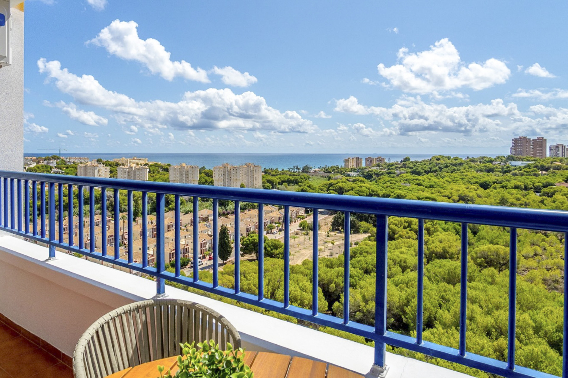 Resale - Apartment  - Orihuela Costa - Campoamor