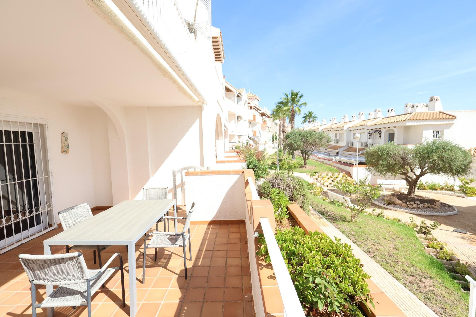 Resale - Apartment  - Orihuela Costa - Campoamor