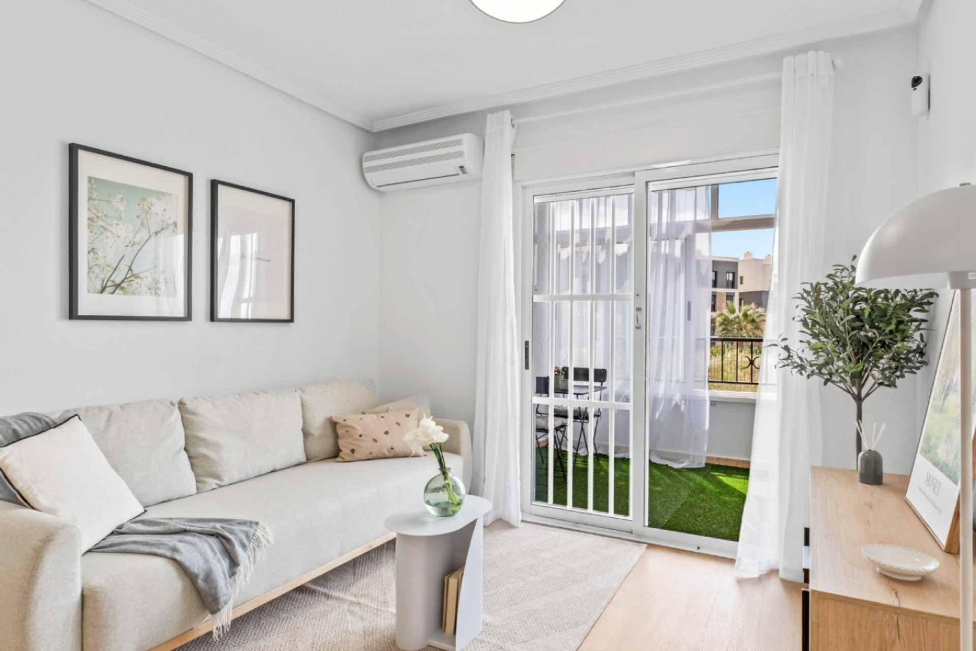 Resale - Apartment  - Orihuela Costa - La Florida