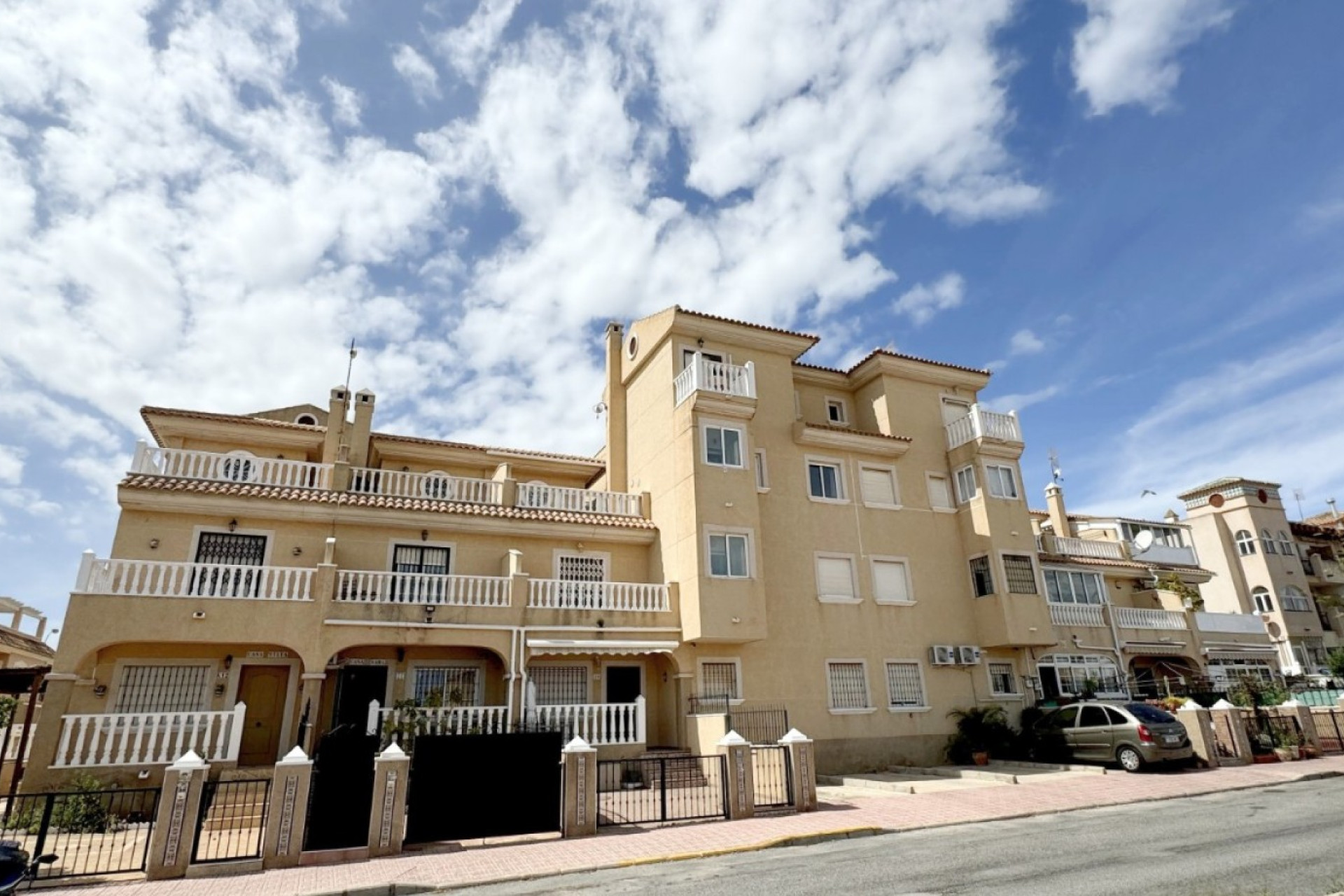 Resale - Apartment  - Orihuela Costa - La Florida