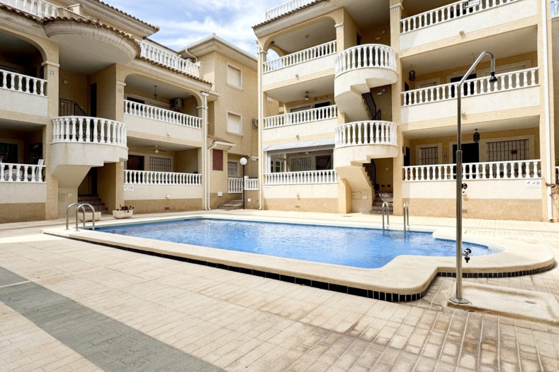 Resale - Apartment  - Orihuela Costa - La Florida