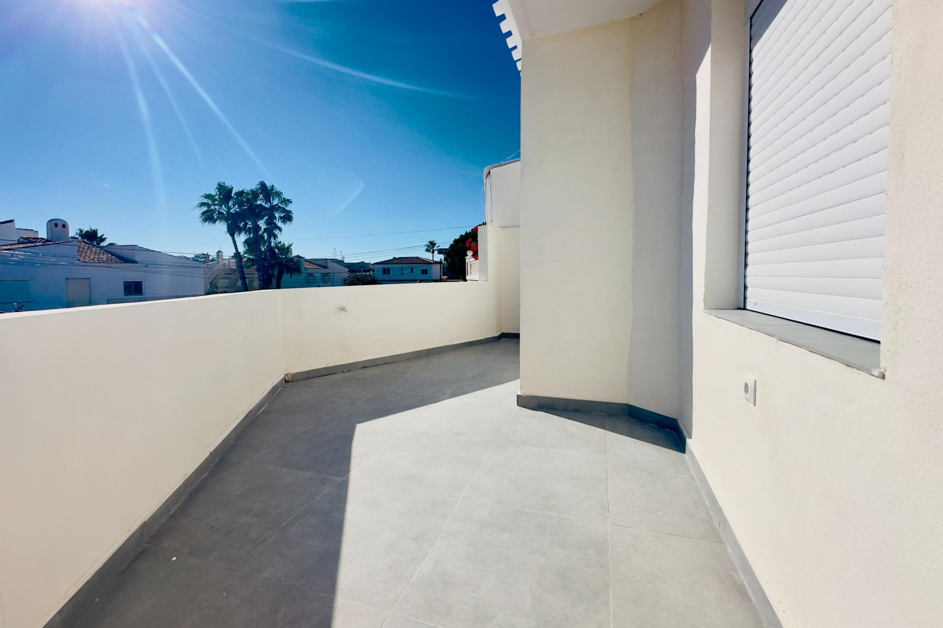 Resale - Apartment  - Orihuela Costa - La Regia