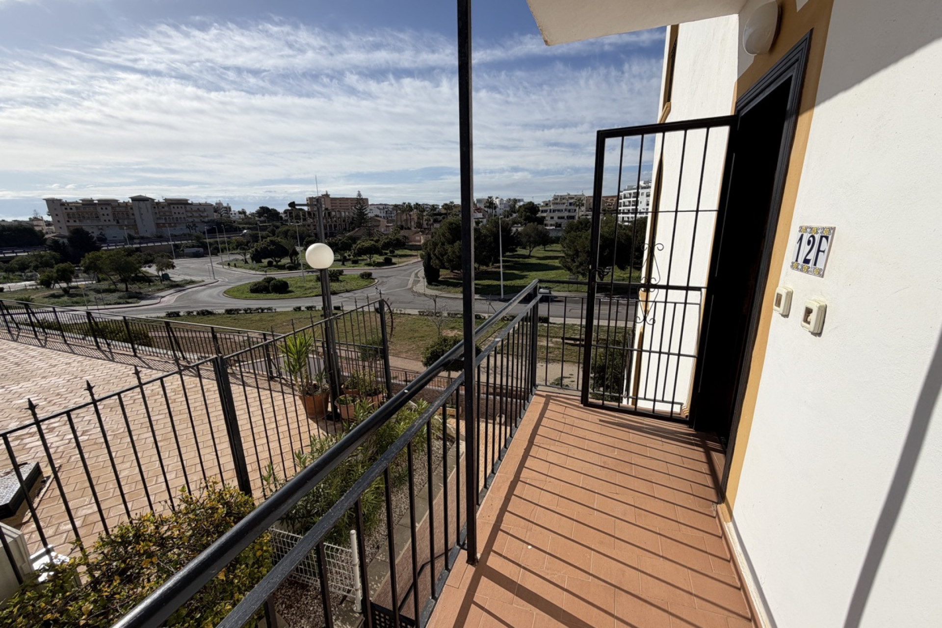 Resale - Apartment  - Orihuela Costa - La Zenia