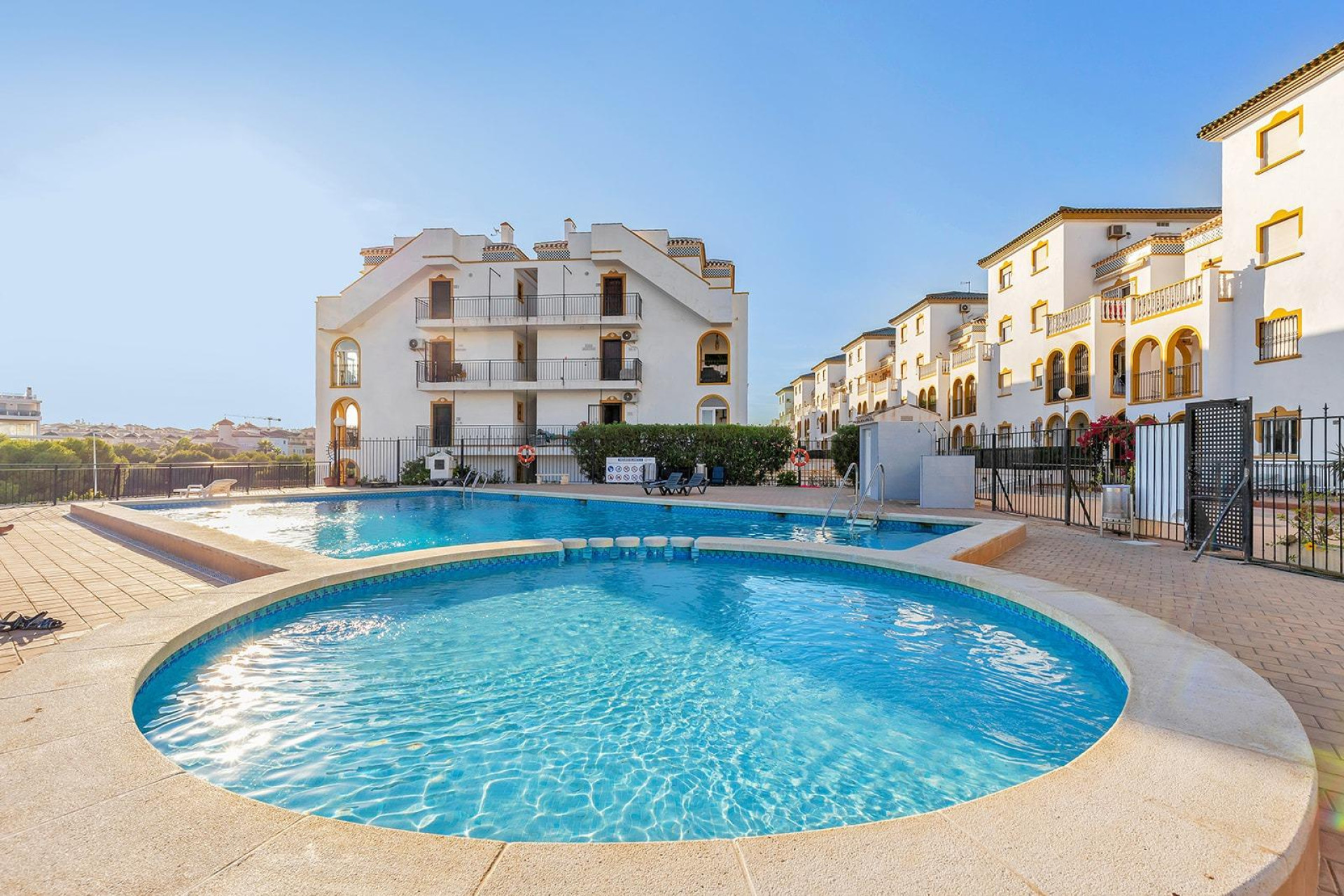 Resale - Apartment  - Orihuela Costa - La Zenia