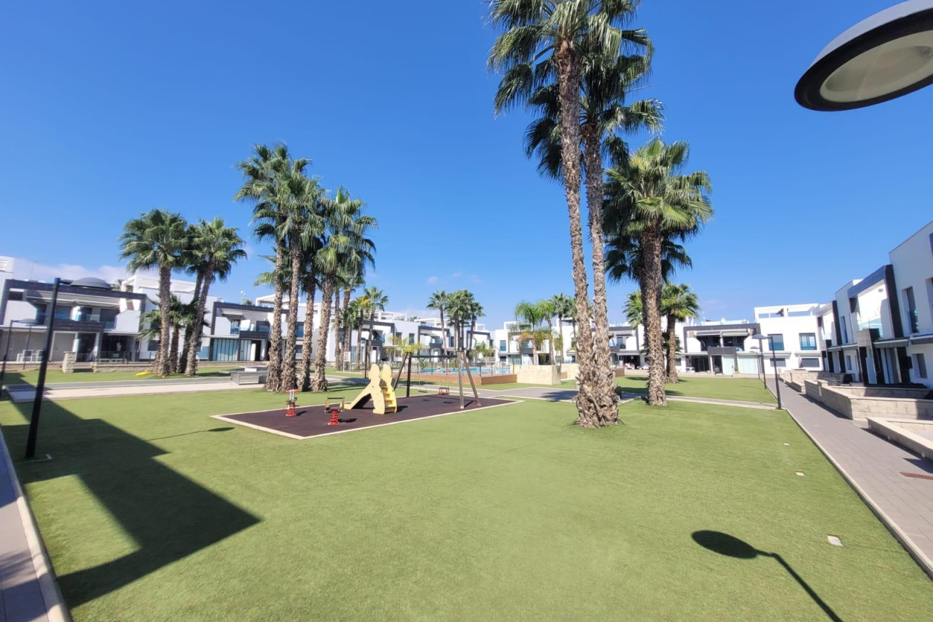 Resale - Apartment  - Orihuela Costa - La Zenia