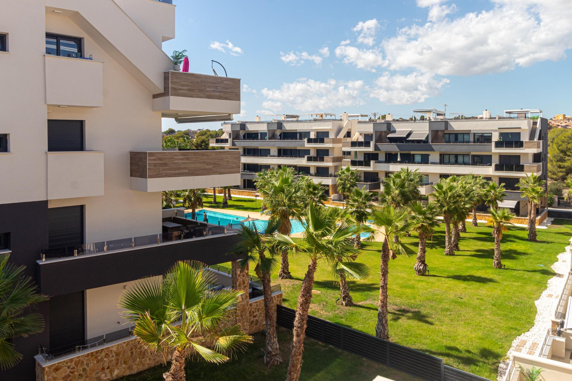 Resale - Apartment  - Orihuela Costa - Los Almendros-La Florida