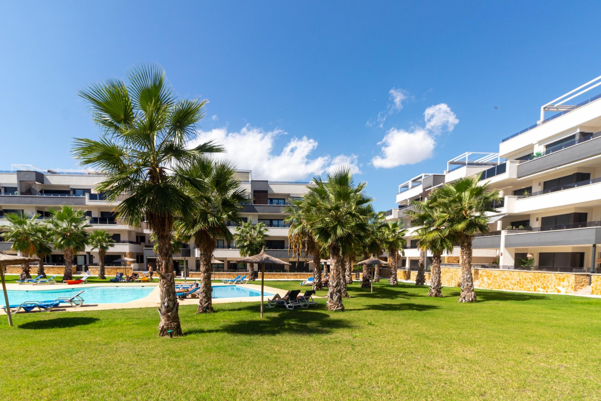 Resale - Apartment  - Orihuela Costa - Los Almendros-La Florida