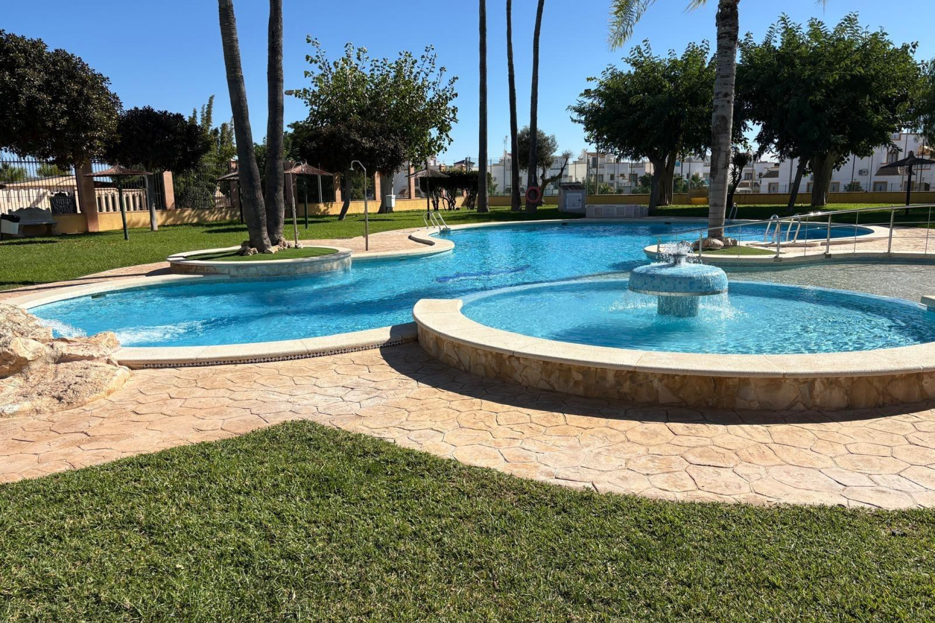 Resale - Apartment  - Orihuela Costa - Los Almendros-La Florida