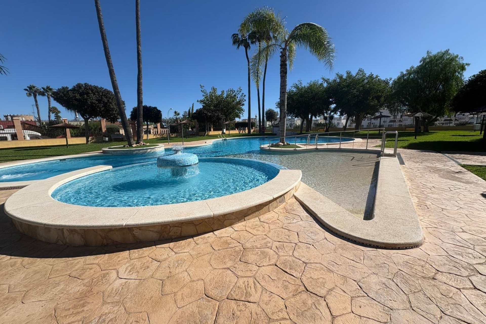 Resale - Apartment  - Orihuela Costa - Los Almendros-La Florida