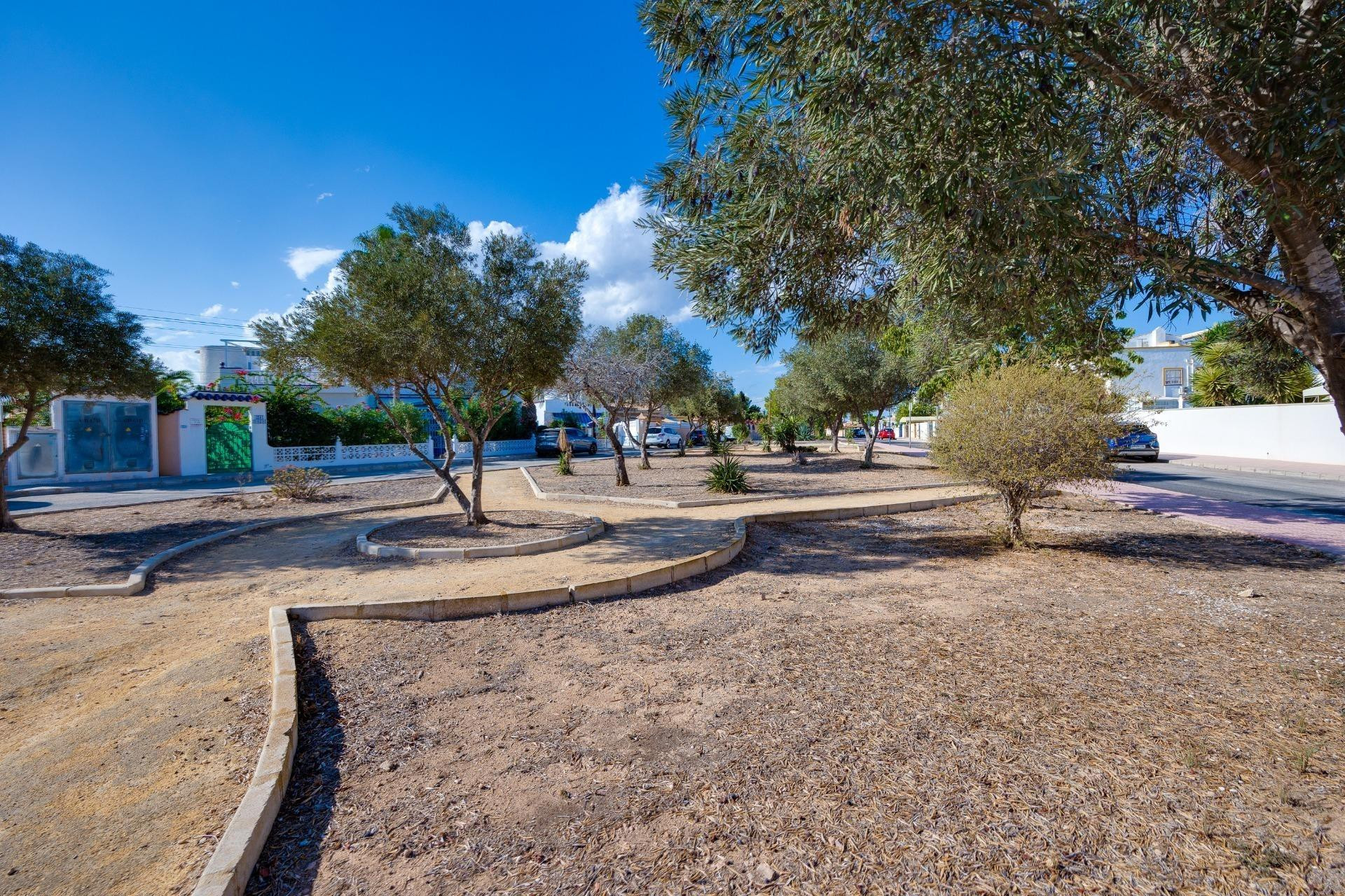 Resale - Apartment  - Orihuela Costa - Los Almendros-La Florida