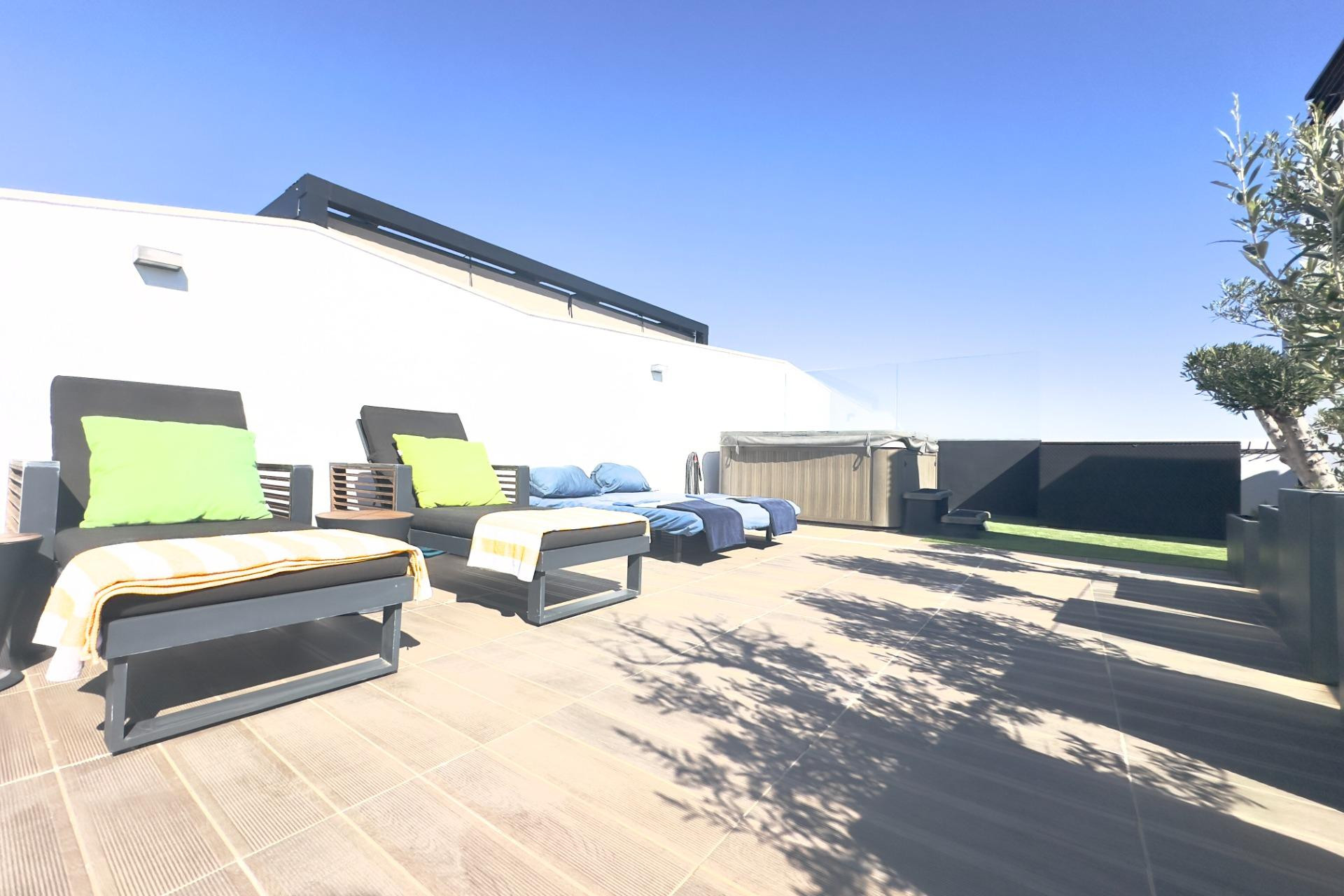 Resale - Apartment  - Orihuela Costa - Los Dolses