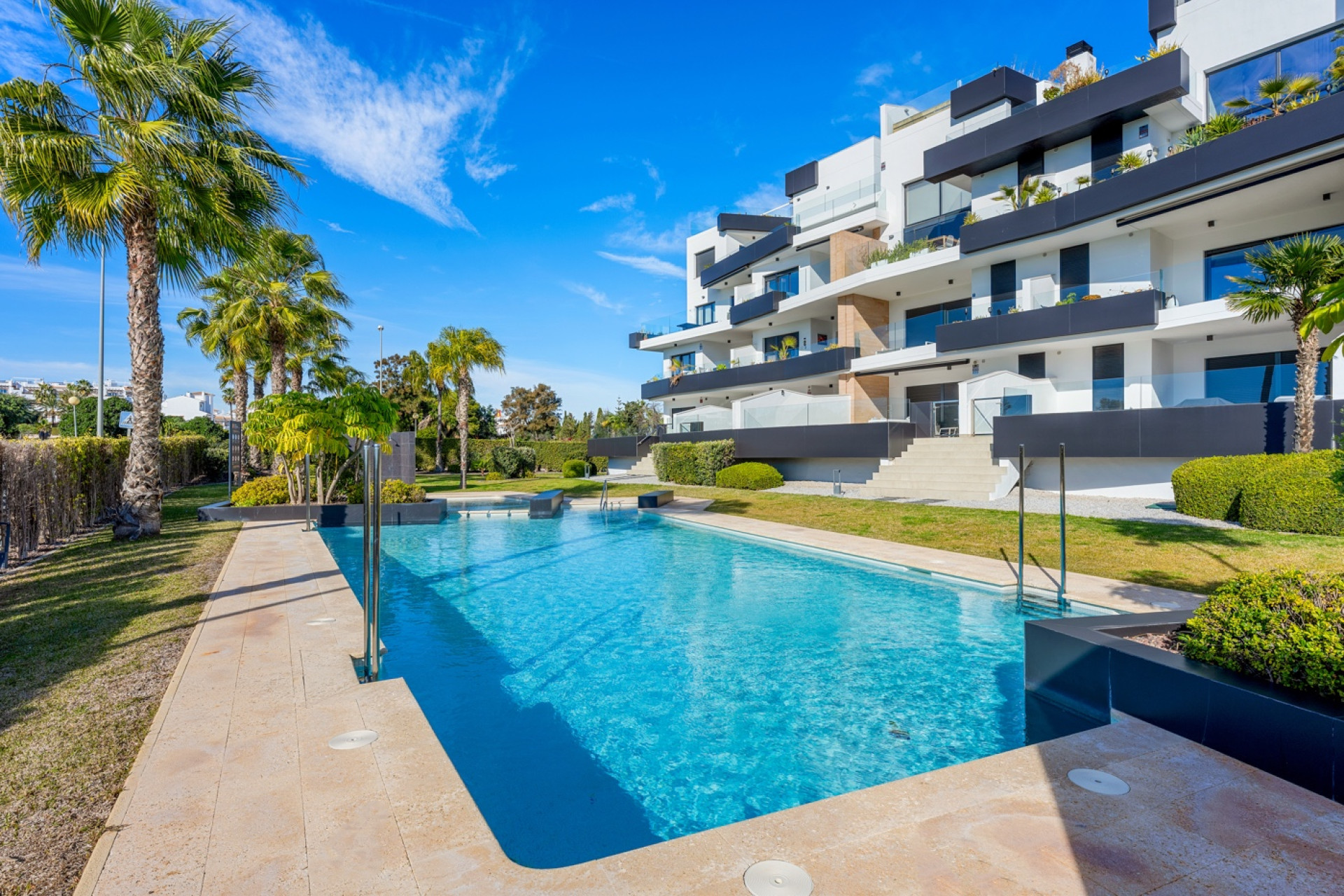 Resale - Apartment  - Orihuela Costa - Los Dolses