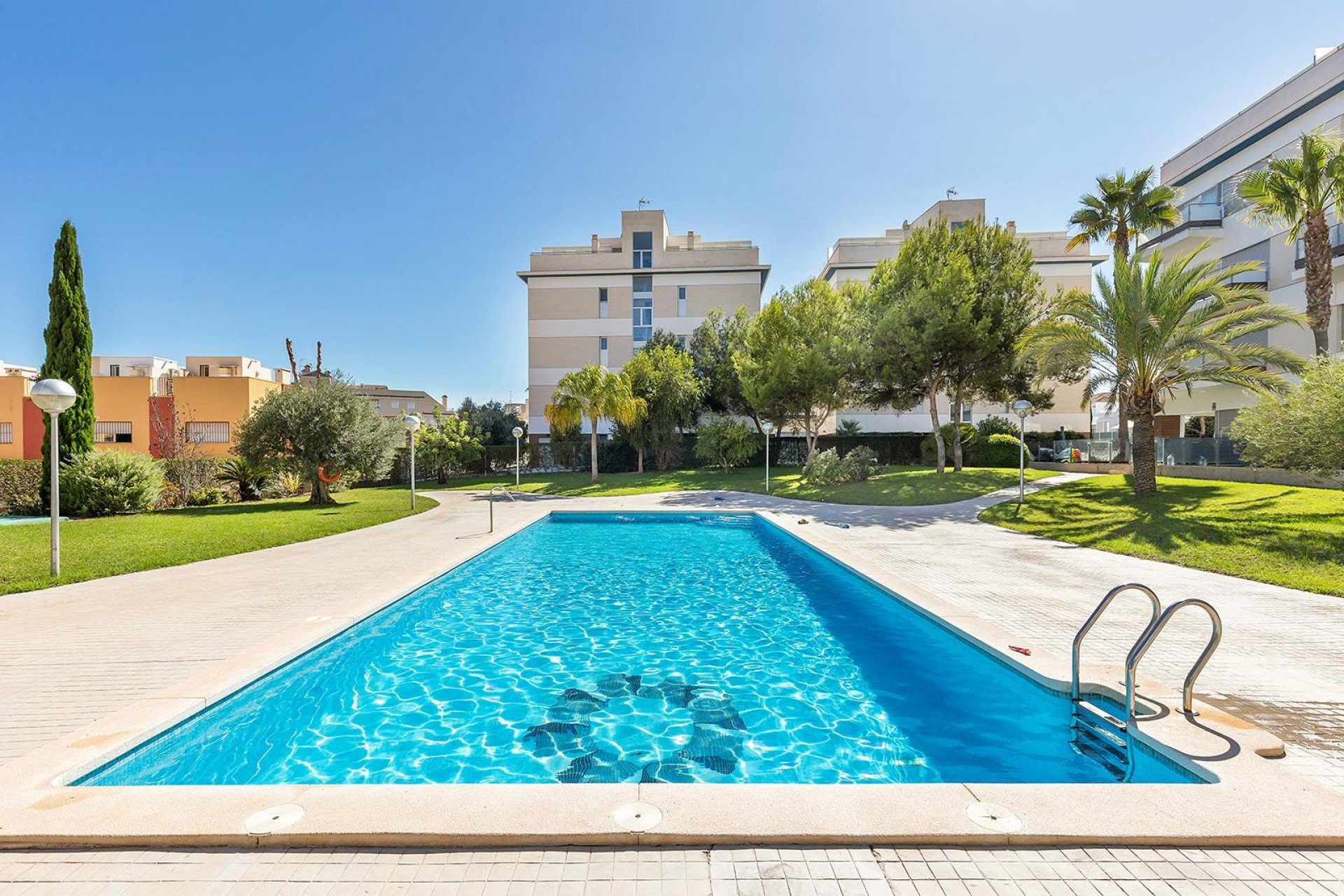 Resale - Apartment  - Orihuela Costa - Los Dolses