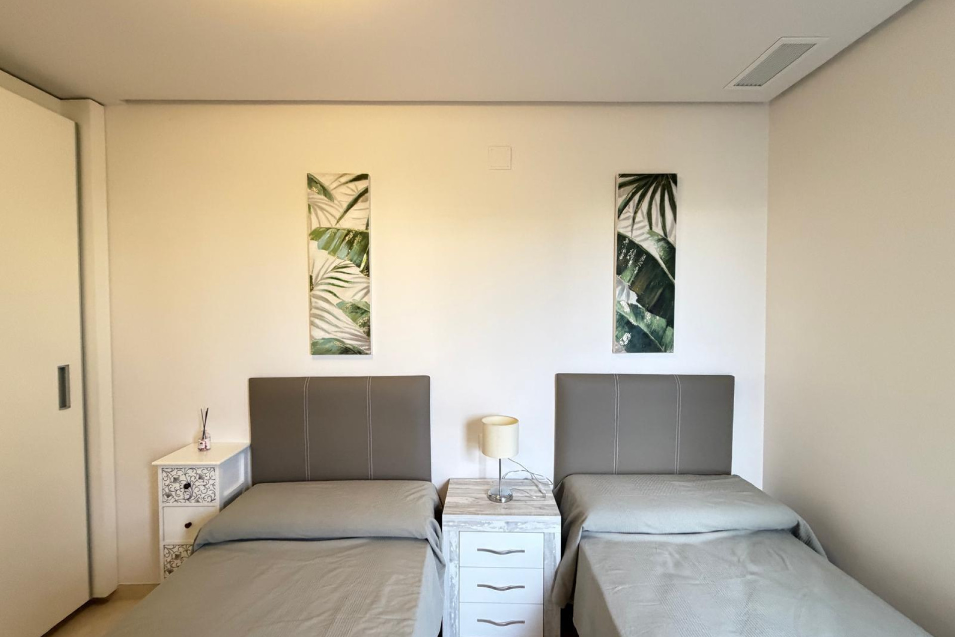 Resale - Apartment  - Orihuela Costa - Los Dolses