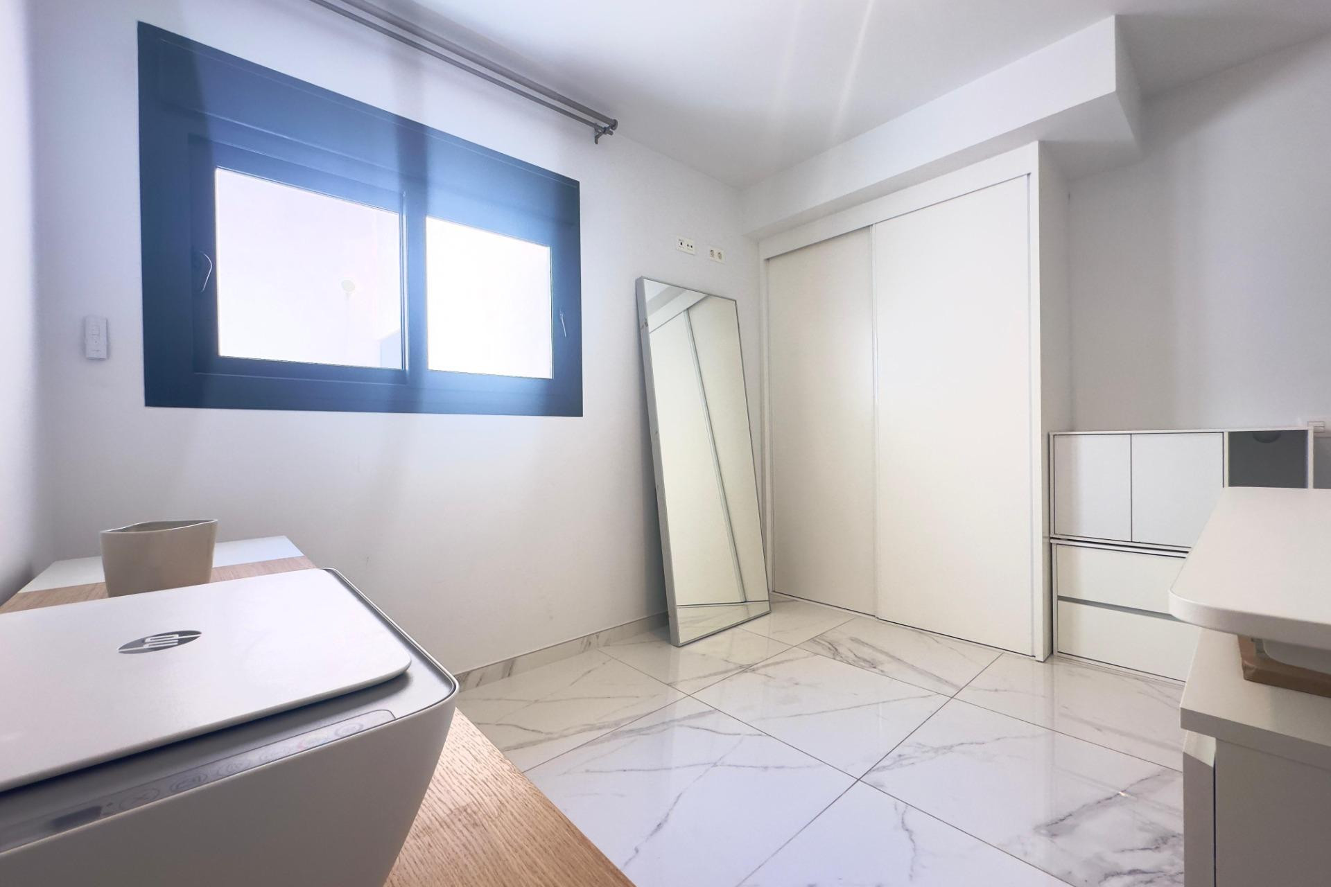 Resale - Apartment  - Orihuela Costa - PAU 8