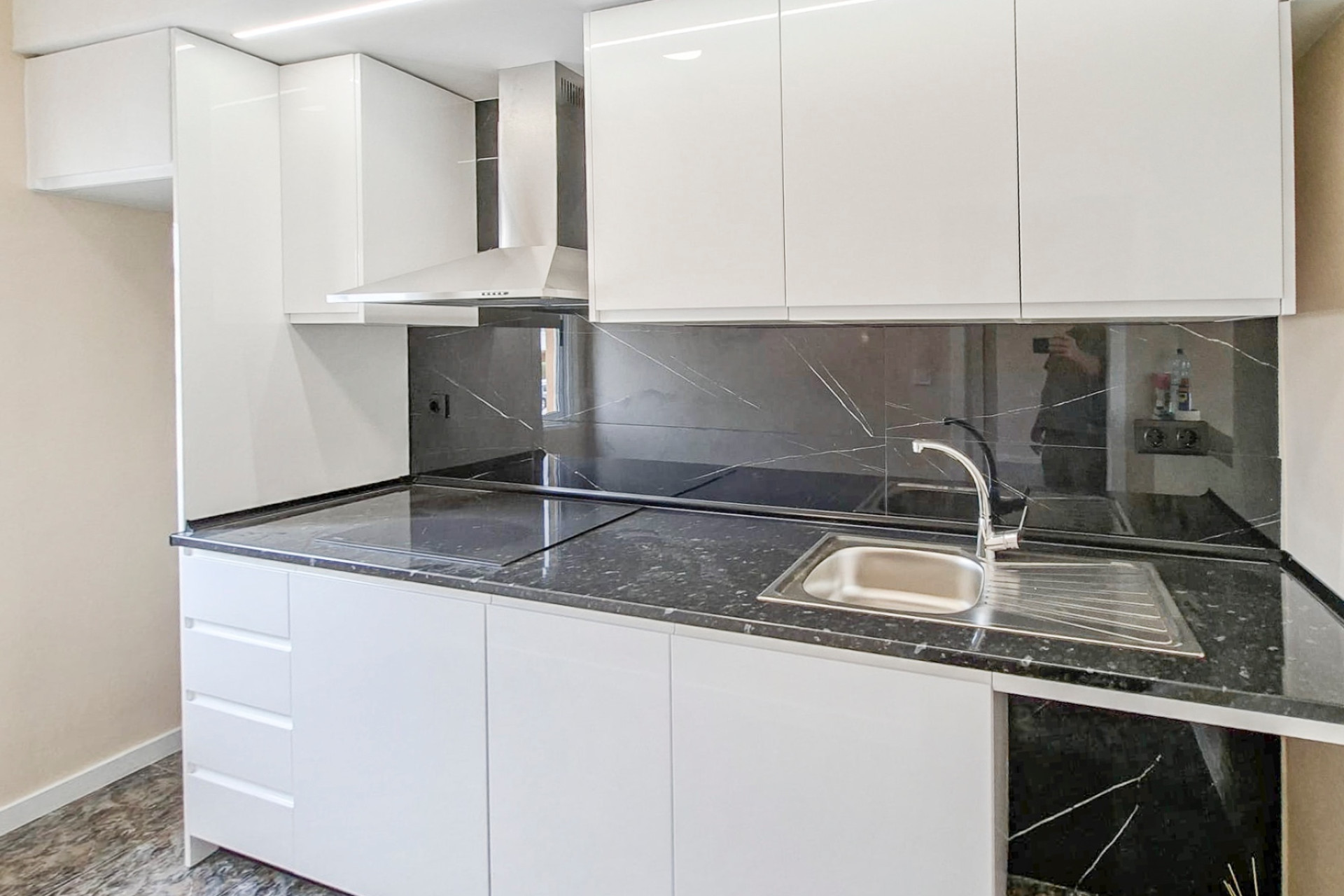 Resale - Apartment  - Orihuela Costa - Playa Flamenca