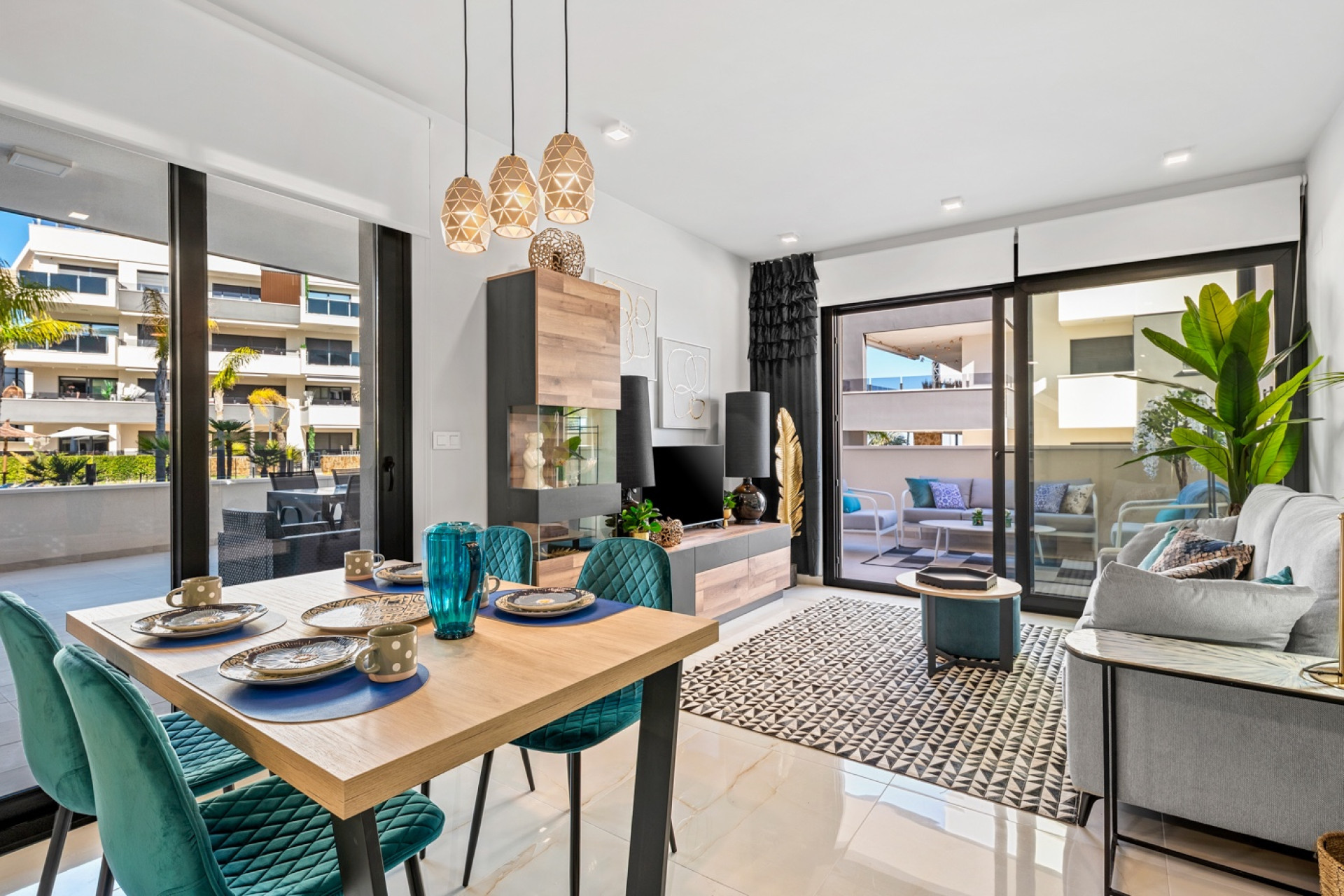 Resale - Apartment  - Orihuela Costa - Playa Flamenca