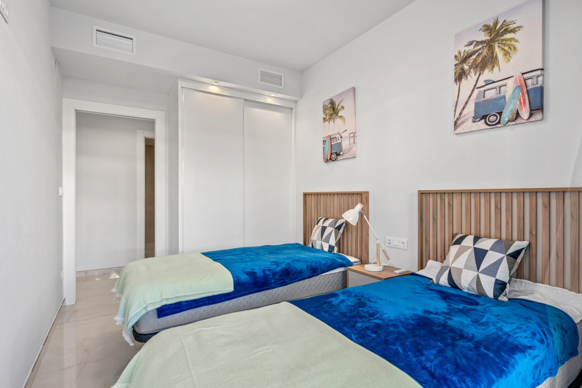 Resale - Apartment  - Orihuela Costa - Playa Flamenca