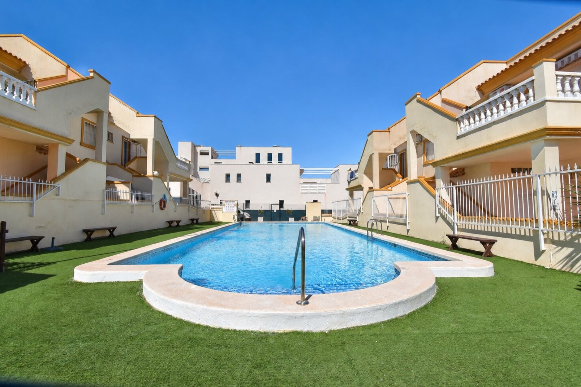 Resale - Apartment  - Orihuela Costa - Playa Flamenca