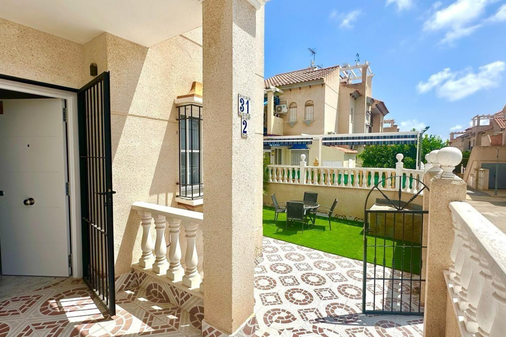 Resale - Apartment  - Orihuela Costa - Playa Flamenca
