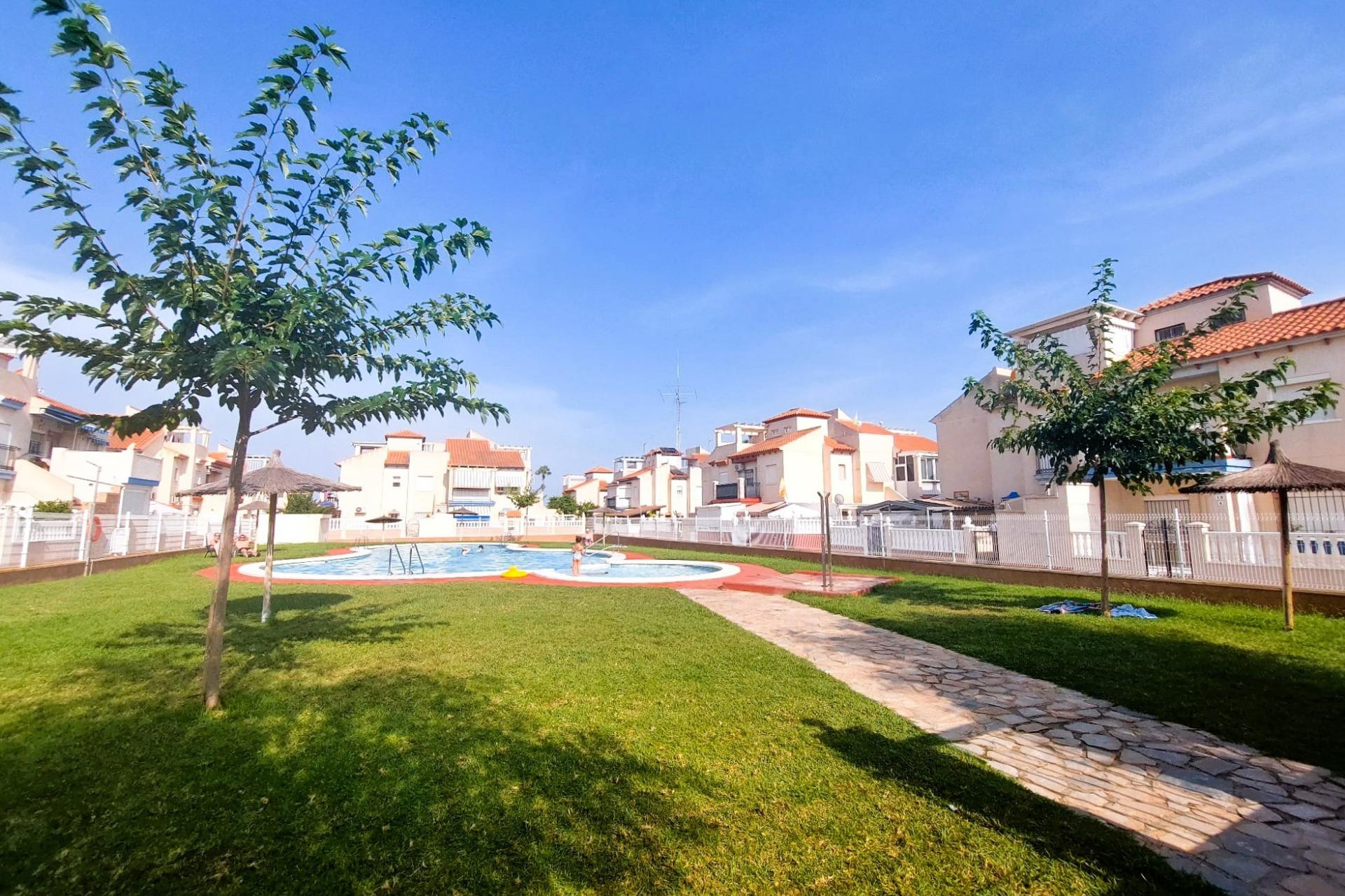 Resale - Apartment  - Orihuela Costa - Playa Flamenca