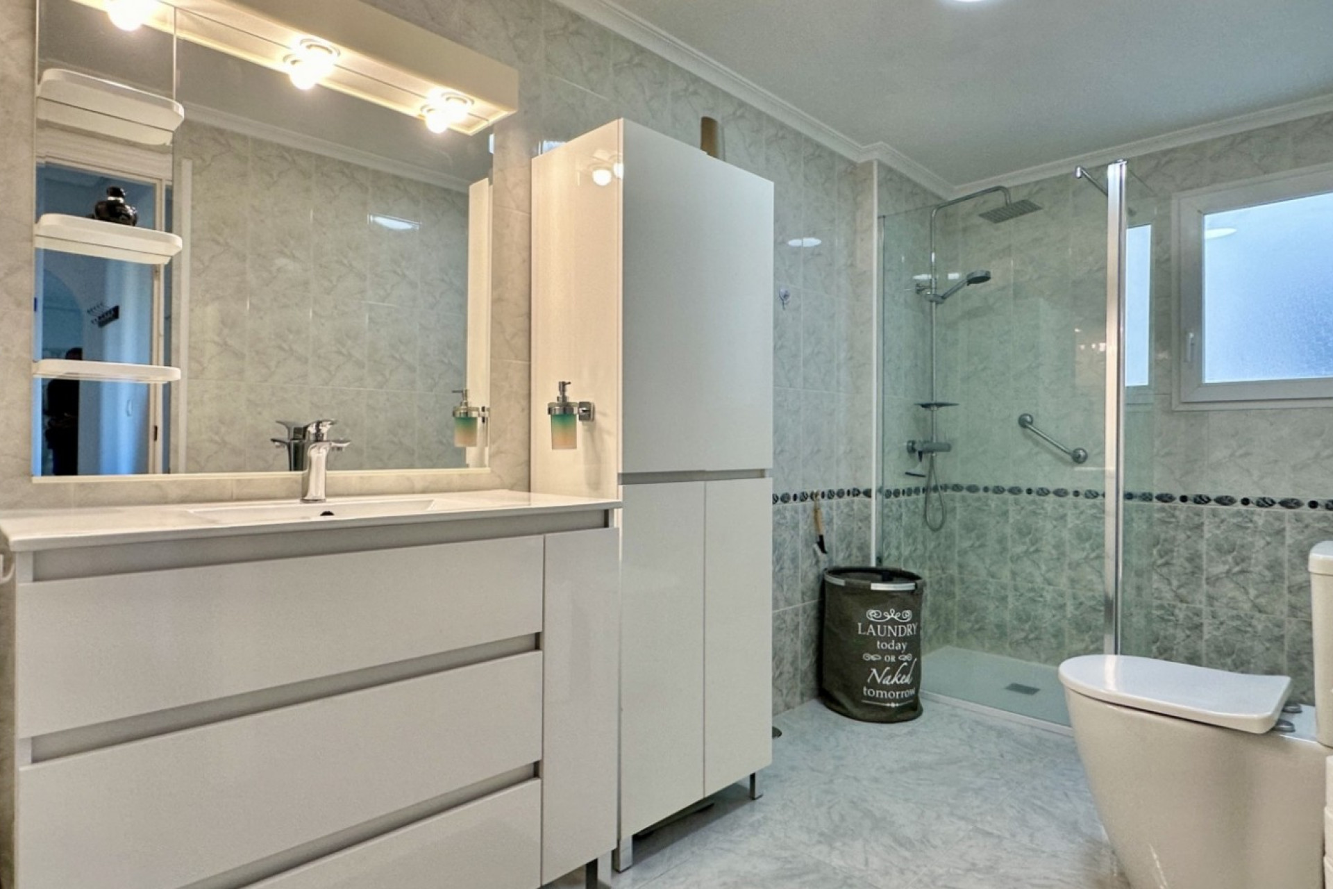 Resale - Apartment  - Orihuela Costa - Playa Flamenca