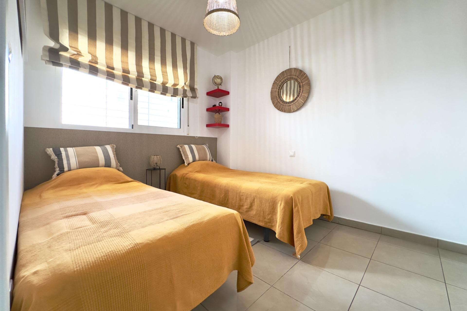 Resale - Apartment  - Orihuela Costa - Playa Flamenca