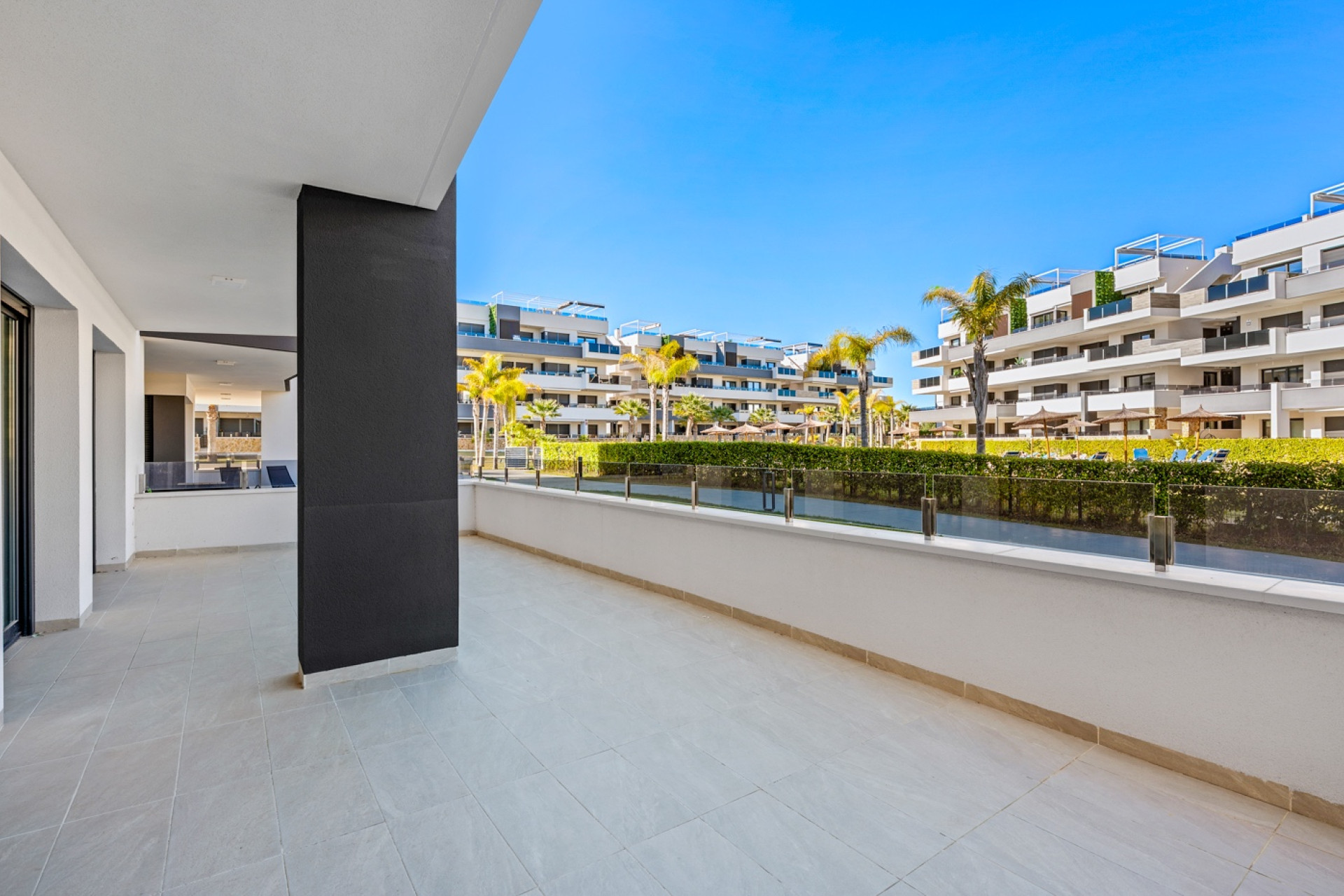 Resale - Apartment  - Orihuela Costa - Playa Flamenca
