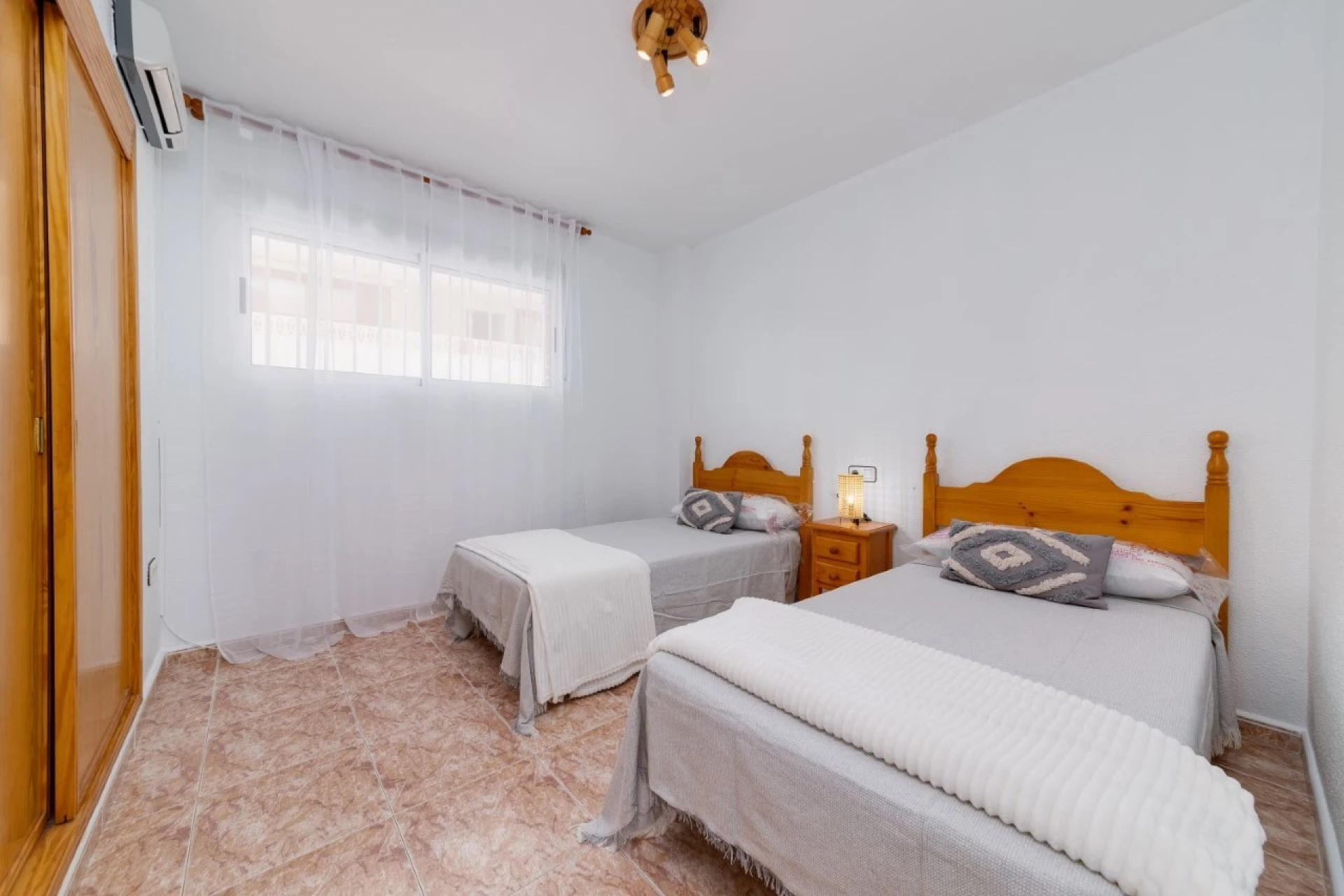 Resale - Apartment  - Orihuela Costa - Punta Prima