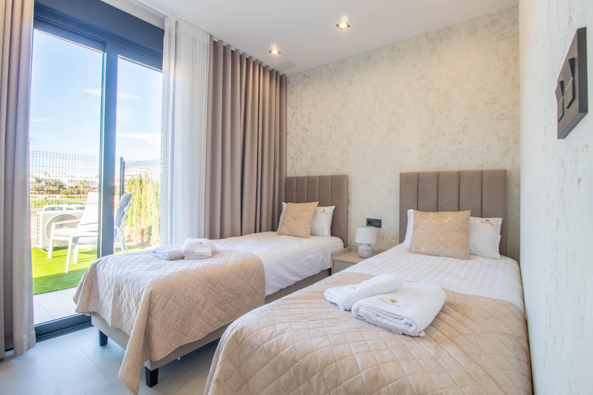 Resale - Apartment  - Orihuela Costa - Punta Prima